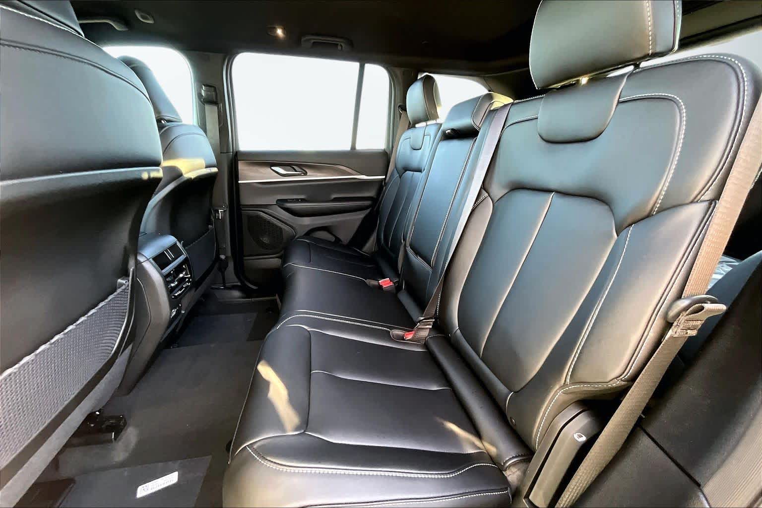 Thumbnail: 2025 Jeep Grand Cherokee - 13