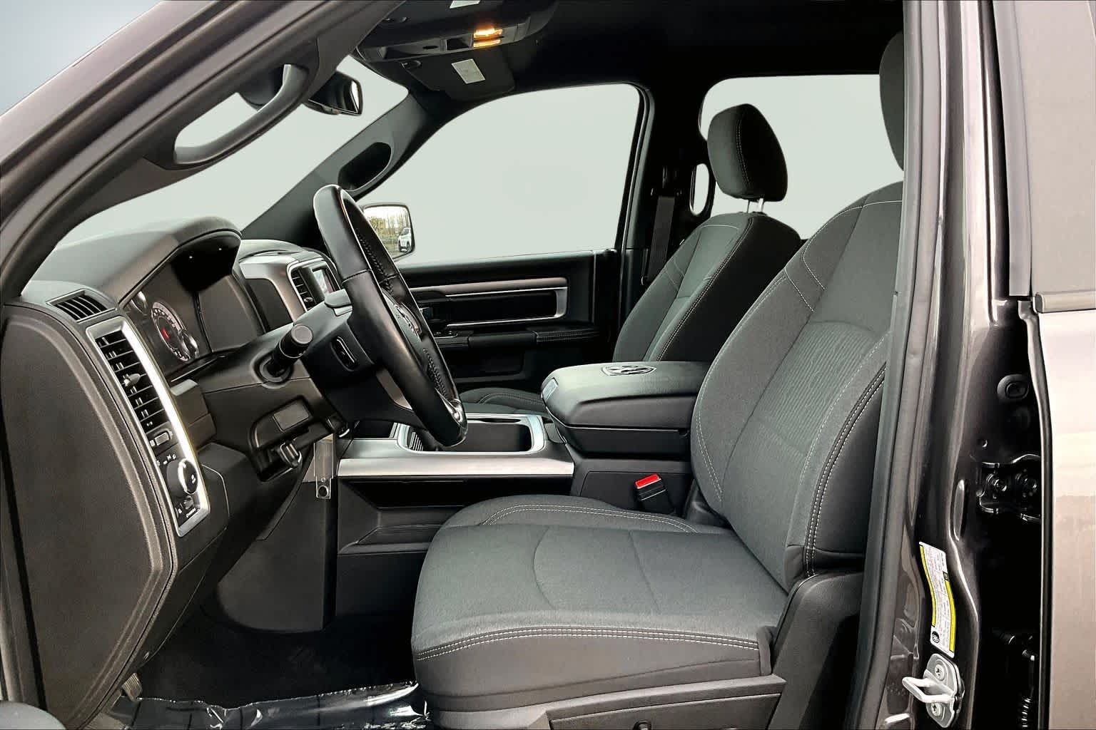 Thumbnail: 2024 RAM 1500 Classic - 10