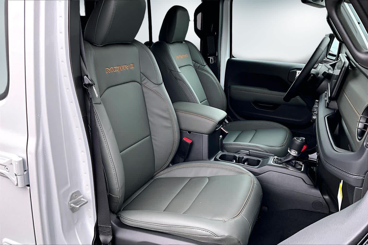 Thumbnail: 2026 Jeep Gladiator - 14