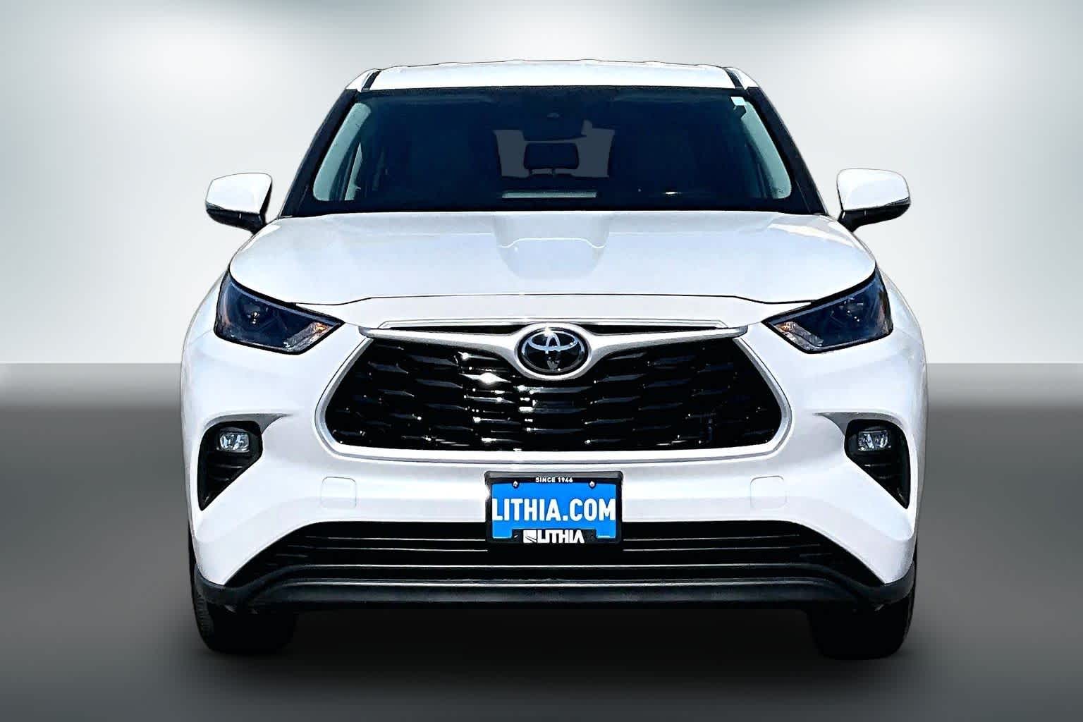 Thumbnail: 2022 Toyota Highlander - 6