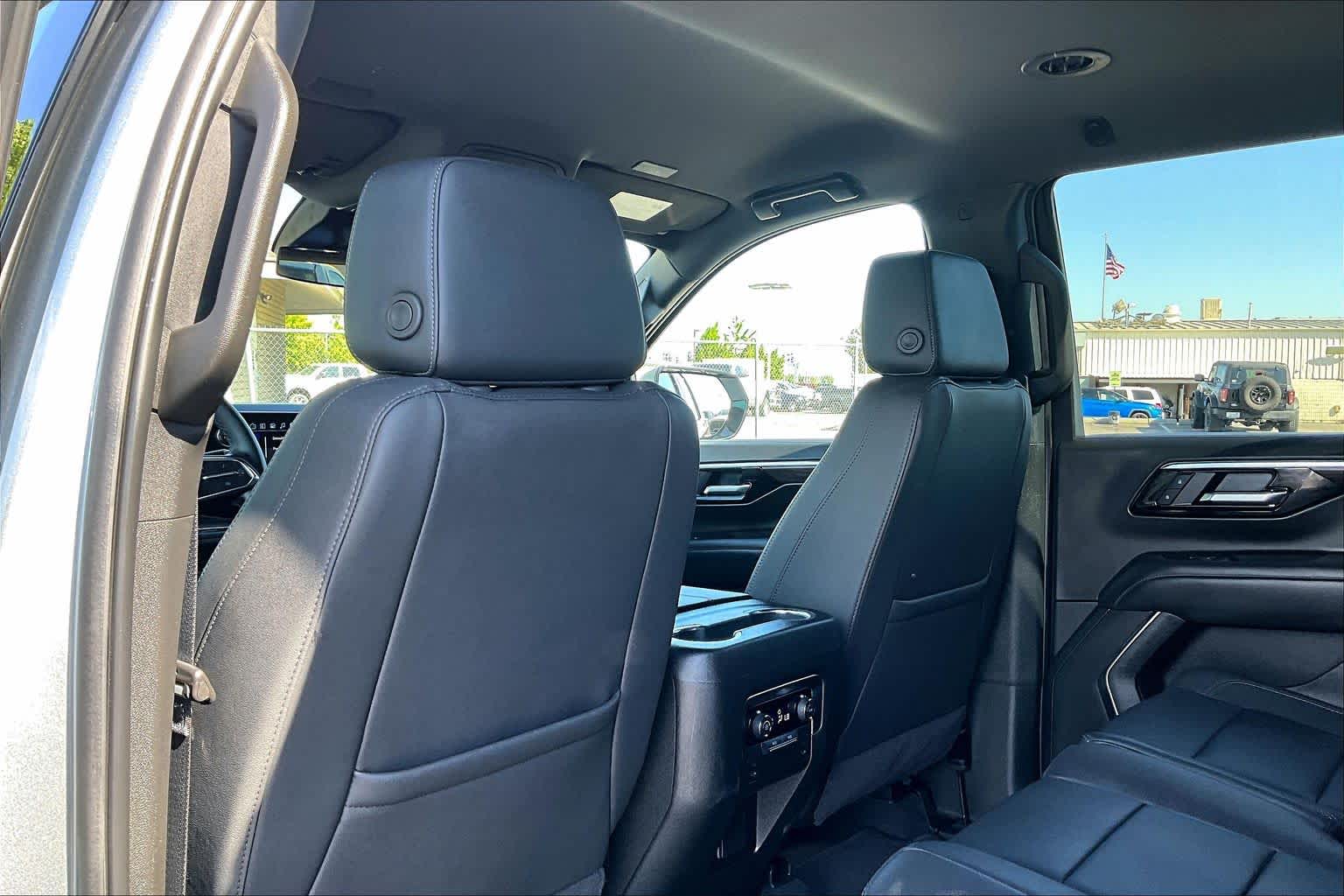 Thumbnail: 2025 Chevrolet Tahoe - 12