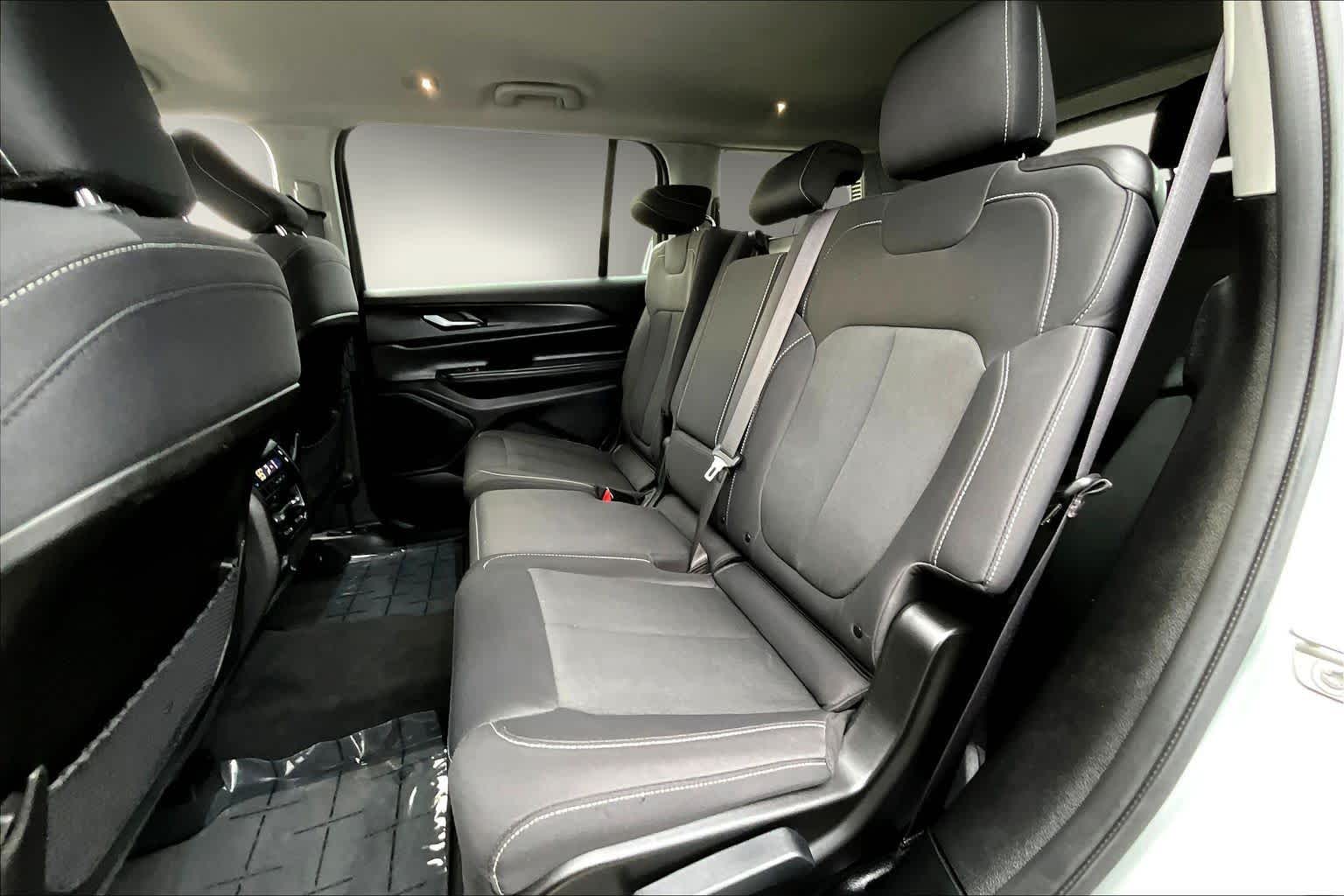 Thumbnail: 2023 Jeep Grand Cherokee - 29