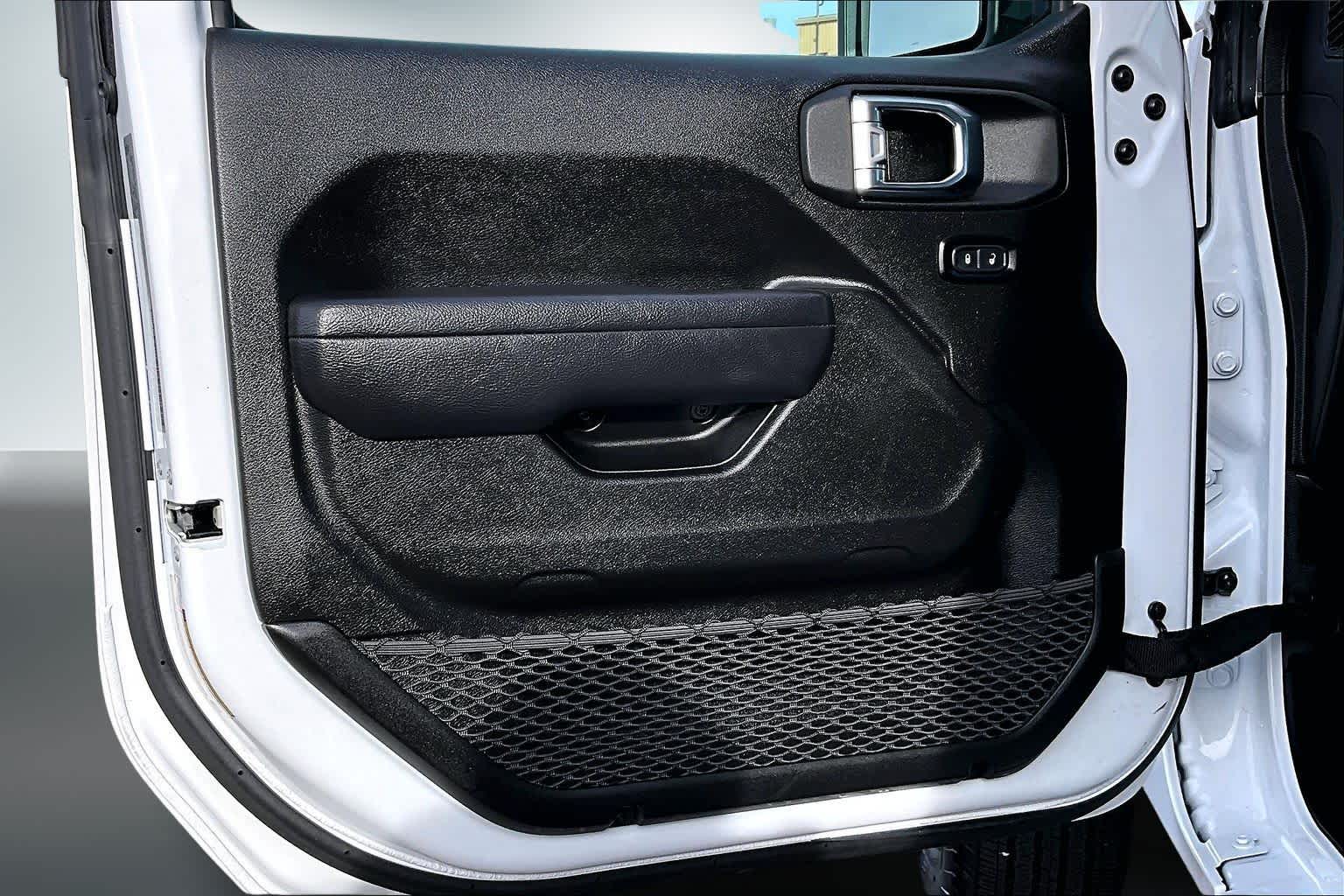 Thumbnail: 2025 Jeep Wrangler - 25