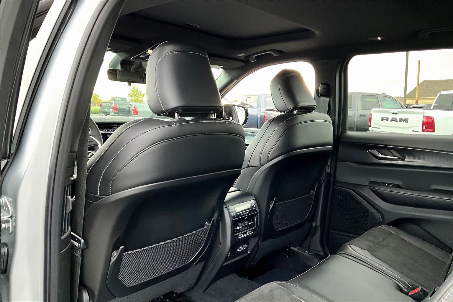 Thumbnail: 2025 Jeep Grand Cherokee - 12