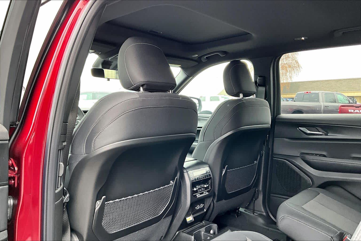 Thumbnail: 2025 Jeep Grand Cherokee - 12