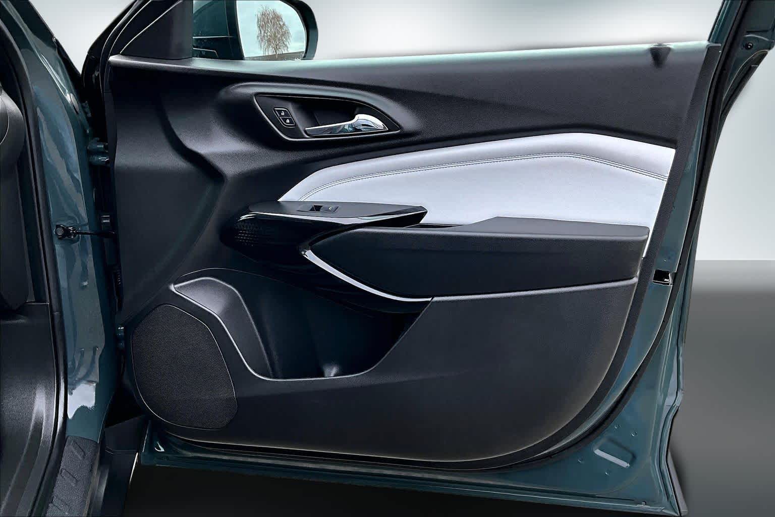 Thumbnail: 2025 Chevrolet Trax - 26