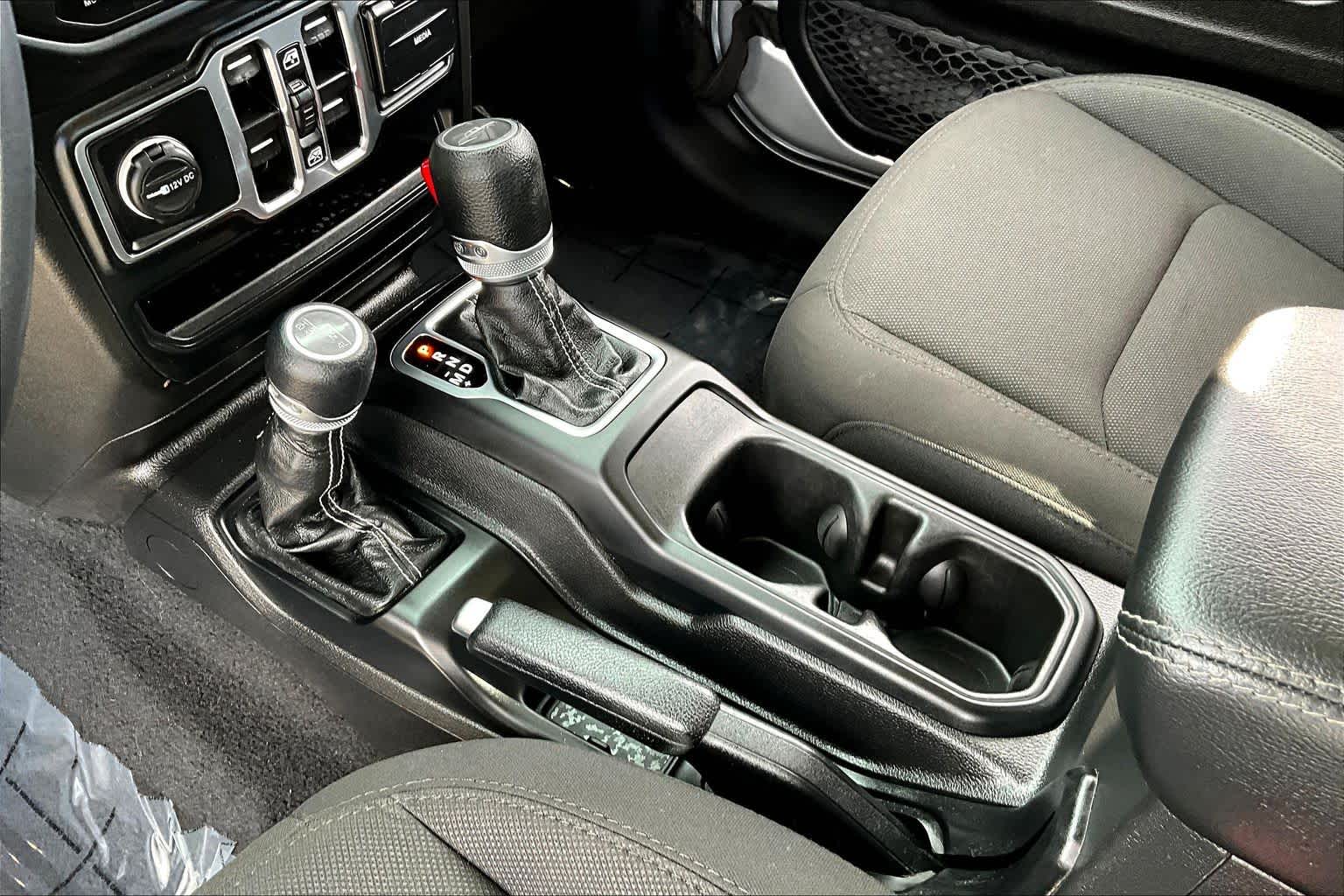 Thumbnail: 2023 Jeep Gladiator - 16