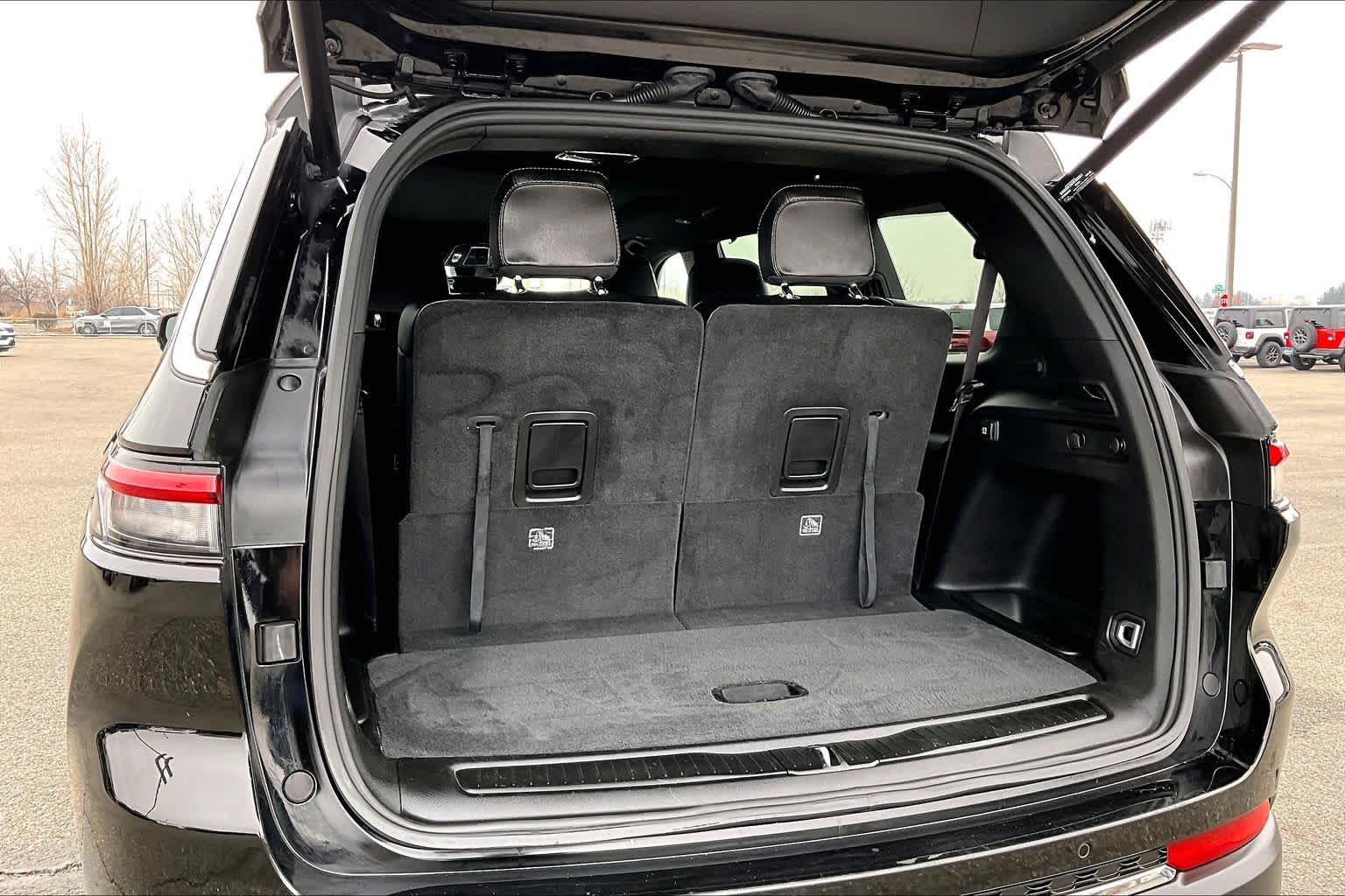 Thumbnail: 2024 Jeep Grand Cherokee L - 18