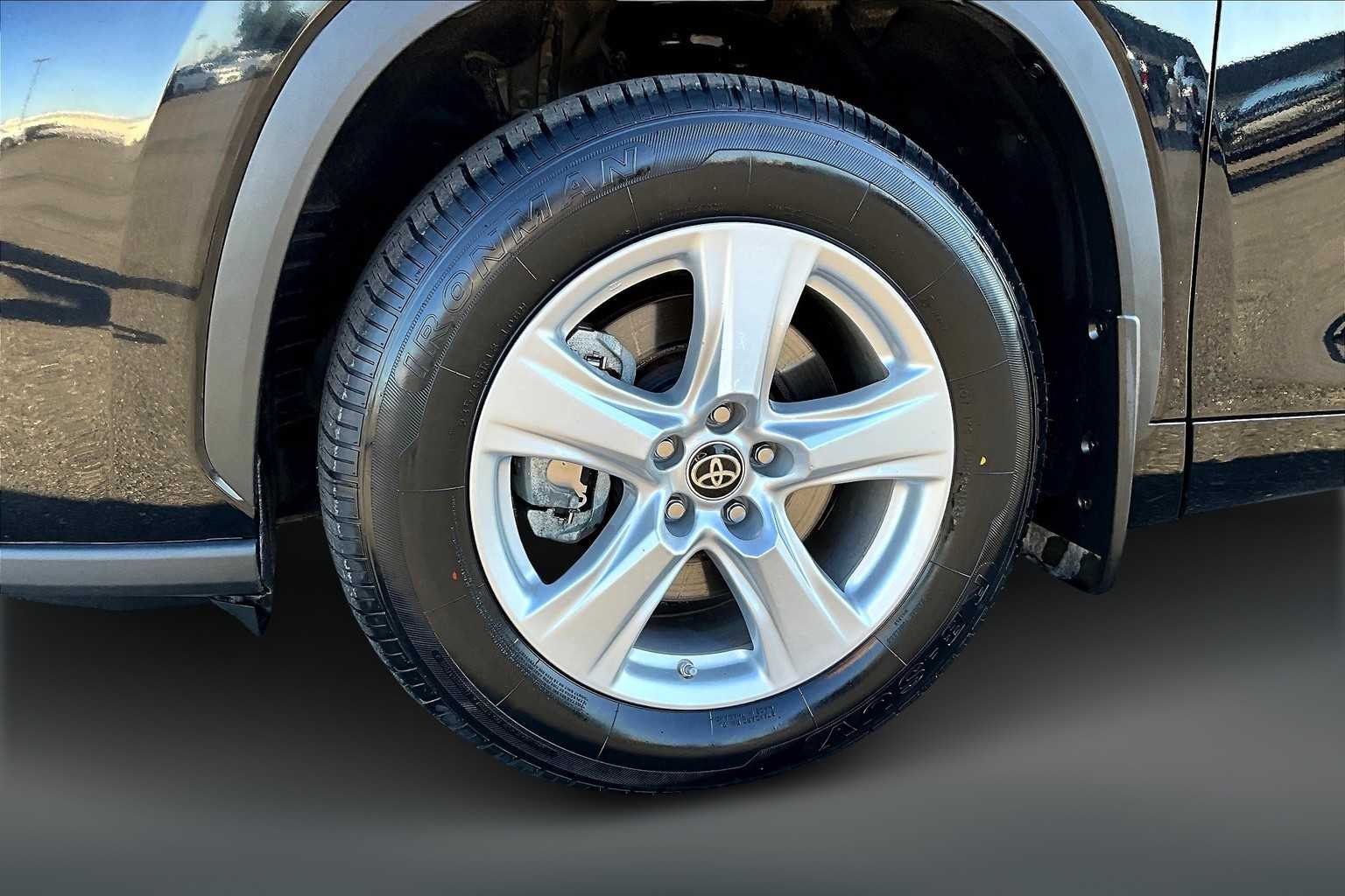 Thumbnail: 2024 Toyota Highlander - 8