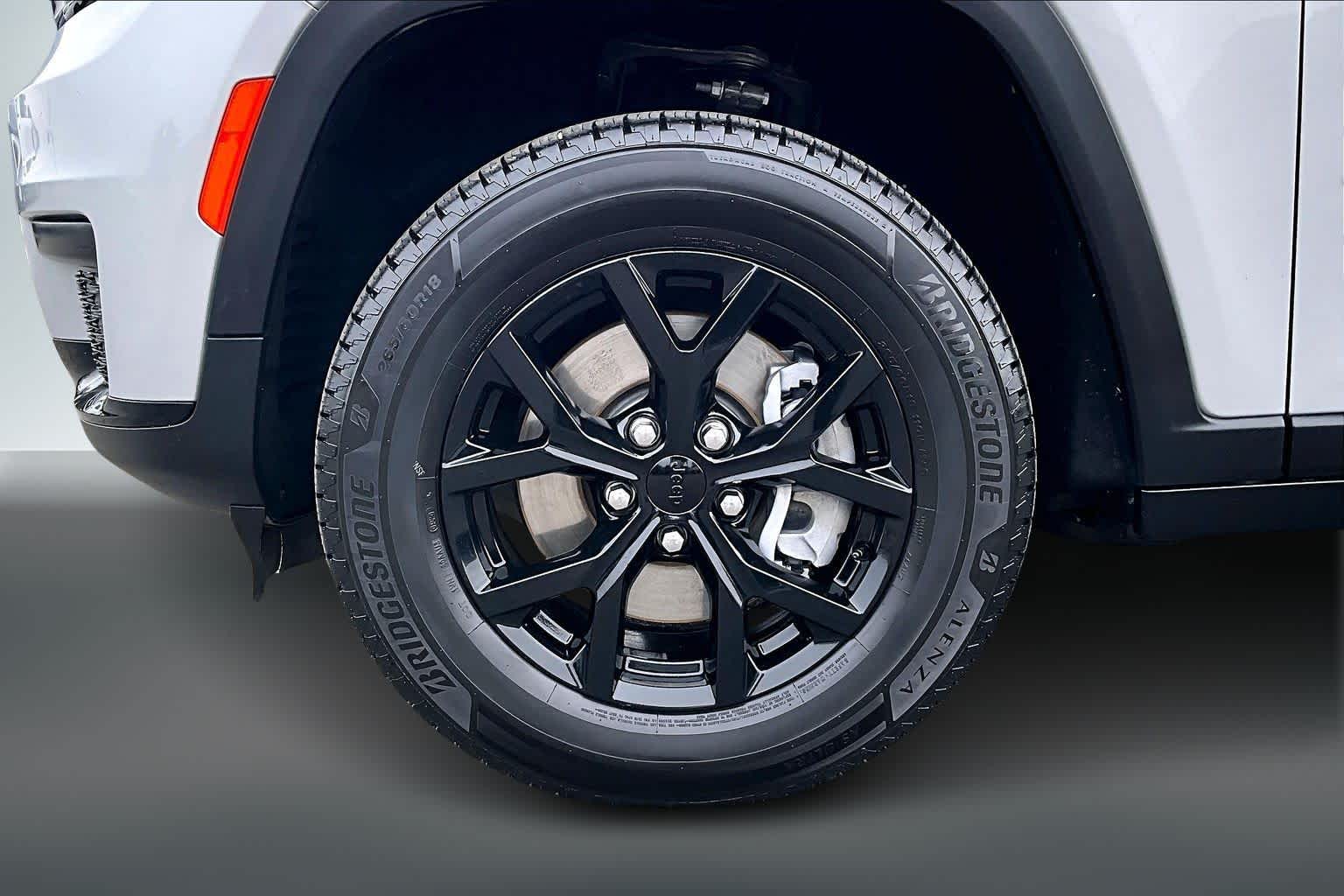 Thumbnail: 2024 Jeep Grand Cherokee L - 8