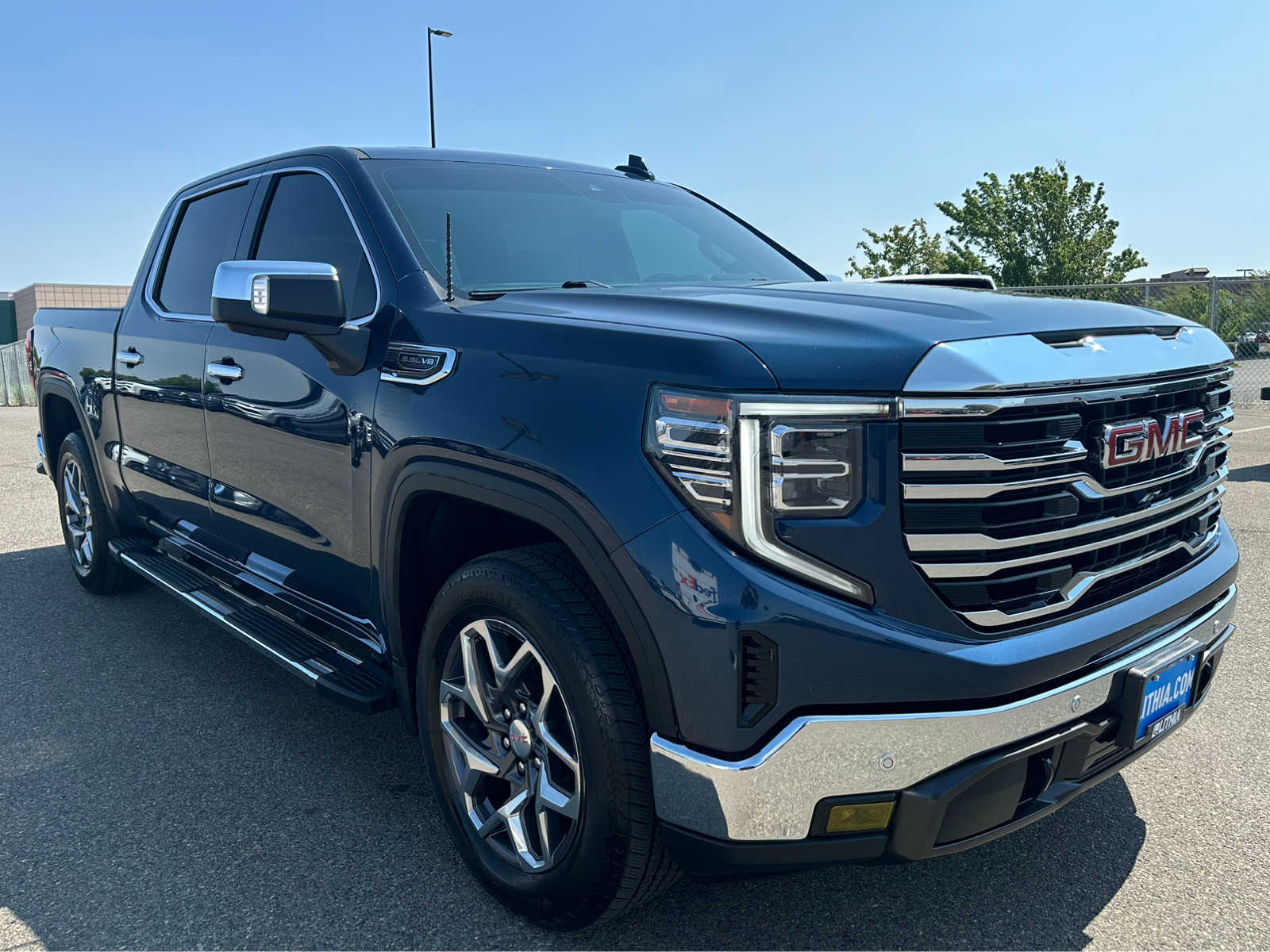 2022 GMC Sierra 1500 SLT 4