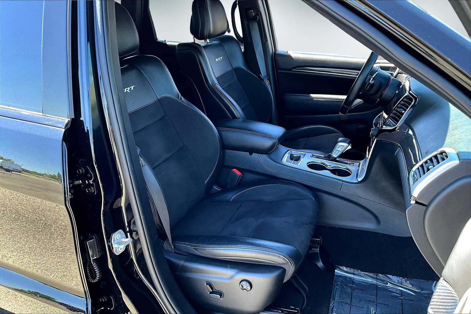 Thumbnail: 2020 Jeep Grand Cherokee - 13