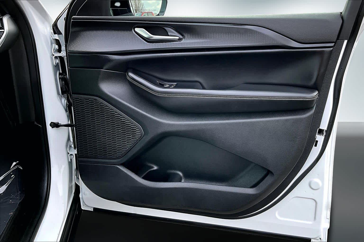 Thumbnail: 2024 Jeep Grand Cherokee - 28