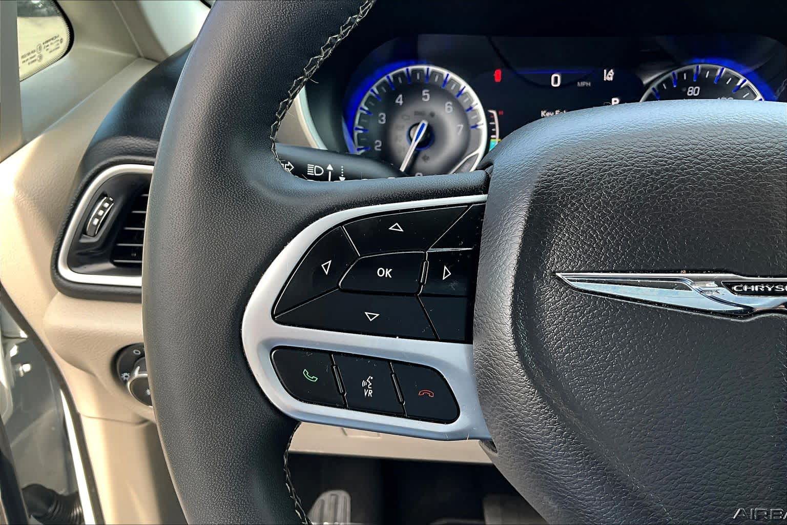 Thumbnail: 2024 Chrysler Pacifica - 24