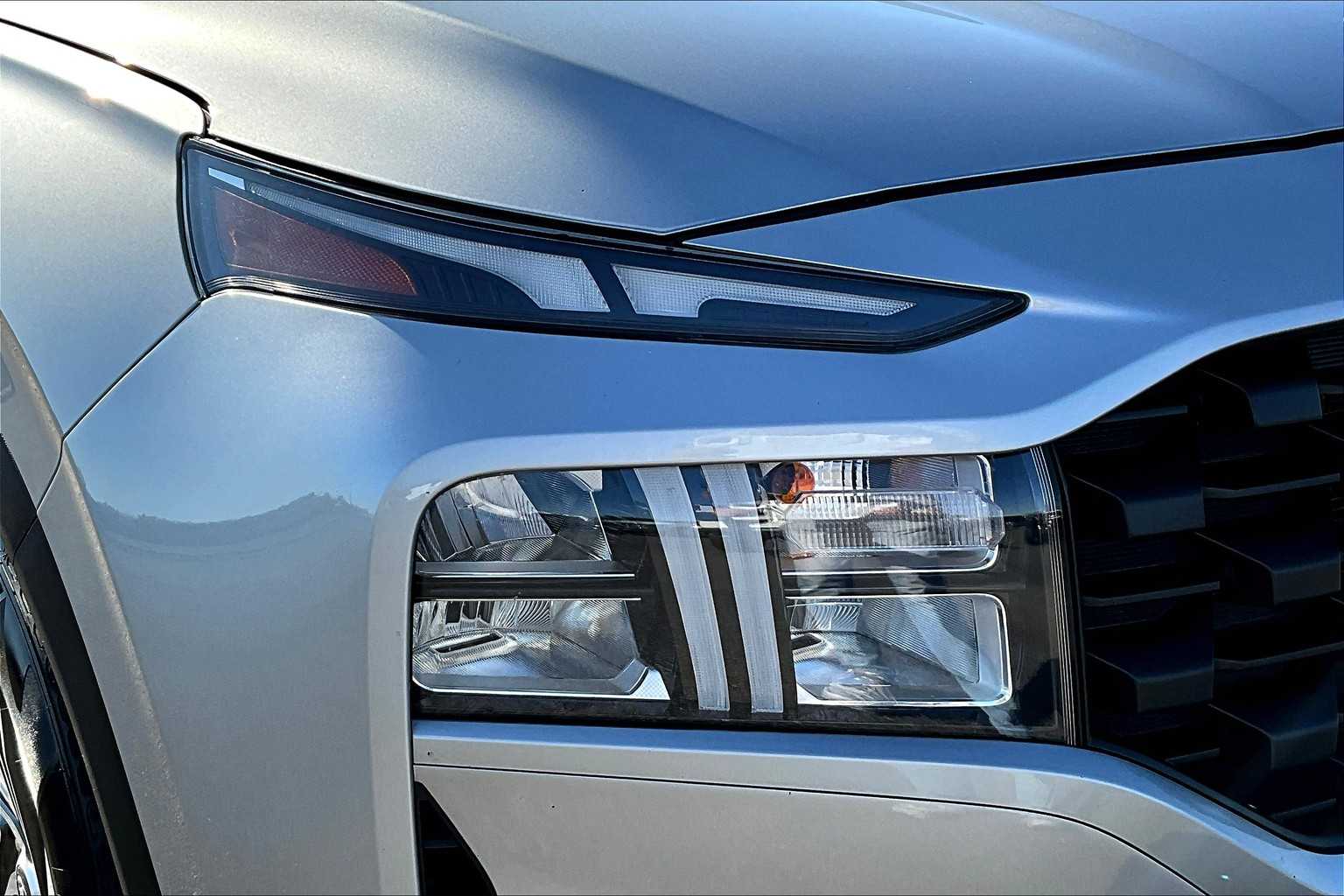 Thumbnail: 2023 Hyundai Santa Fe - 32