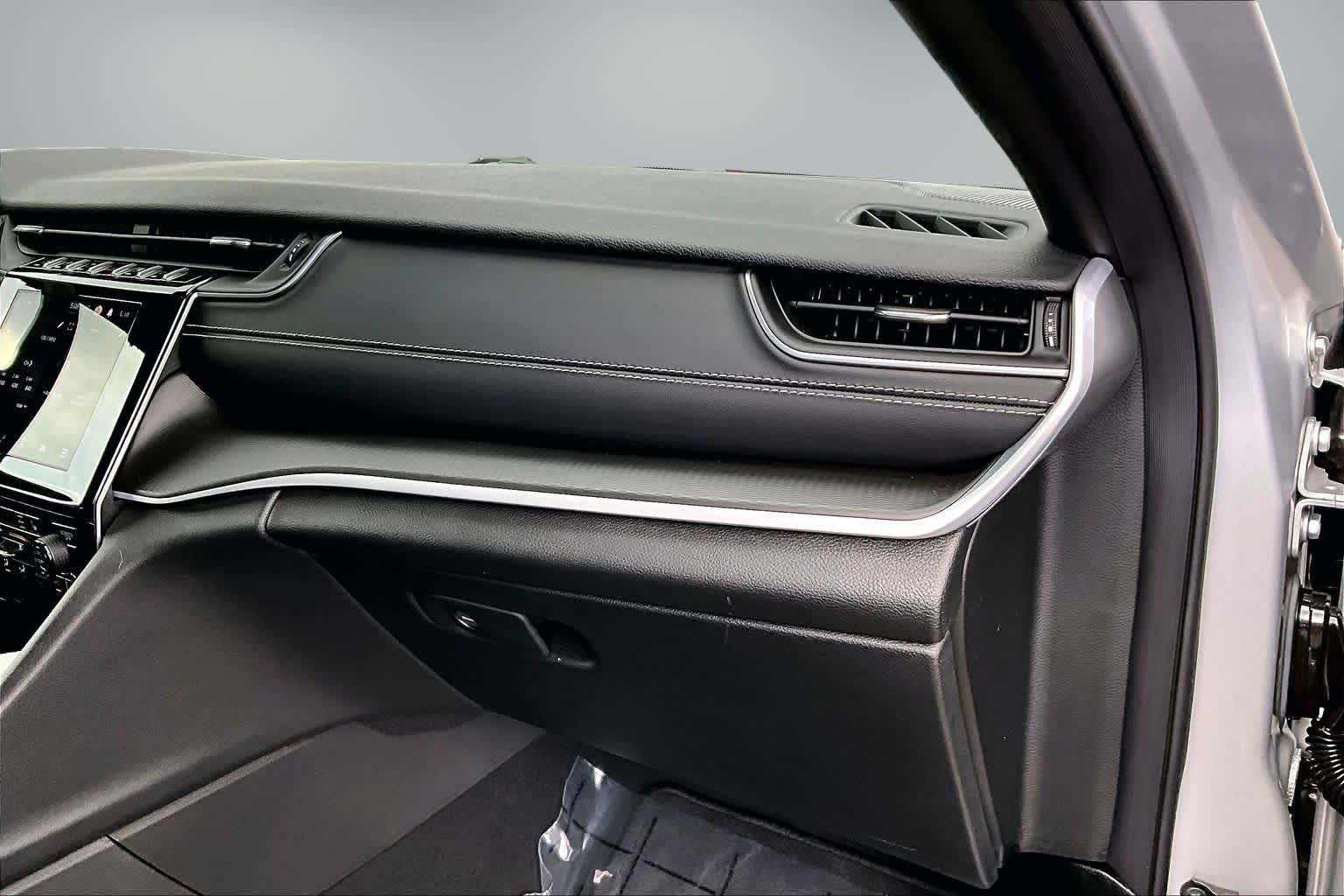 Thumbnail: 2025 Jeep Grand Cherokee - 23