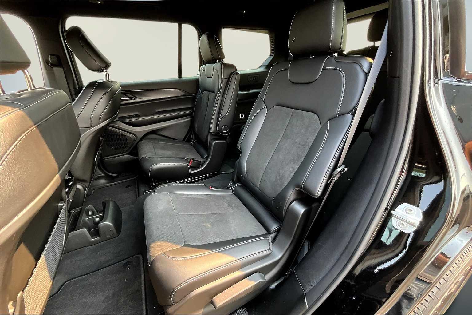 Thumbnail: 2025 Jeep Grand Cherokee - 13