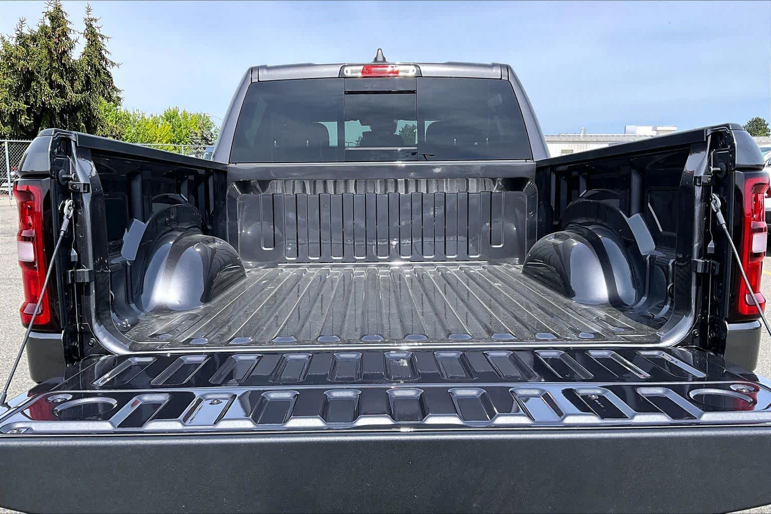 Thumbnail: 2026 RAM 1500 - 18