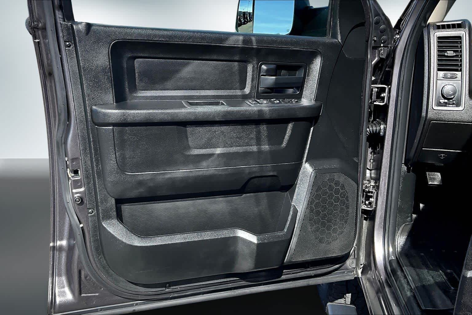 Thumbnail: 2021 RAM 1500 Classic - 27