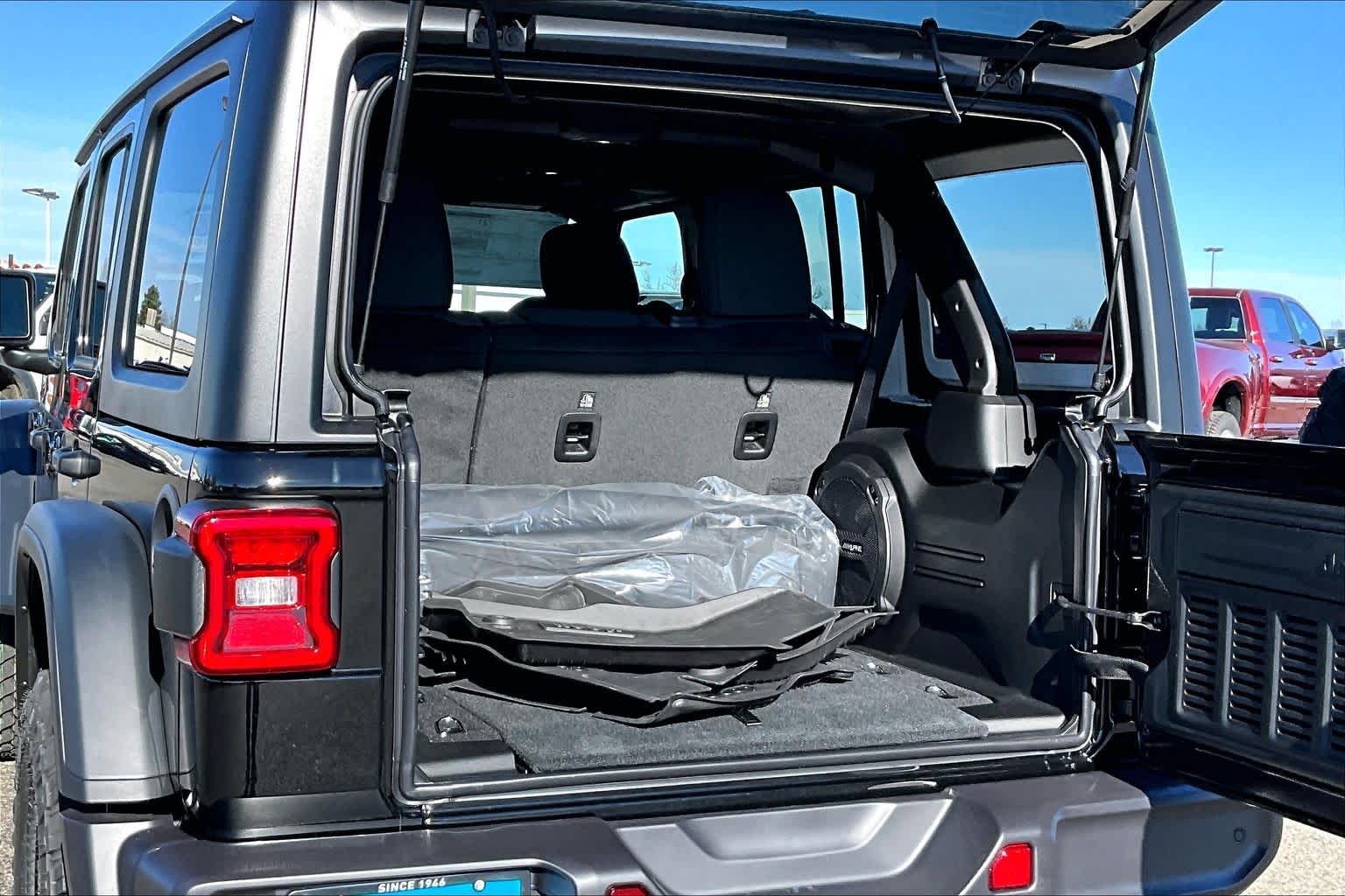 Thumbnail: 2026 Jeep Wrangler - 18