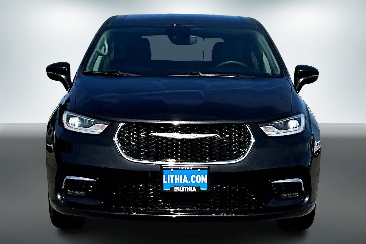 Thumbnail: 2023 Chrysler Pacifica - 5