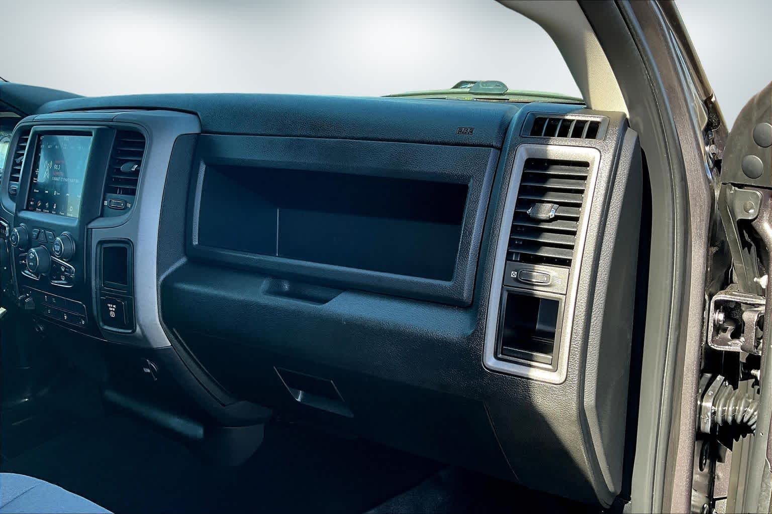 Thumbnail: 2021 RAM 1500 Classic - 23