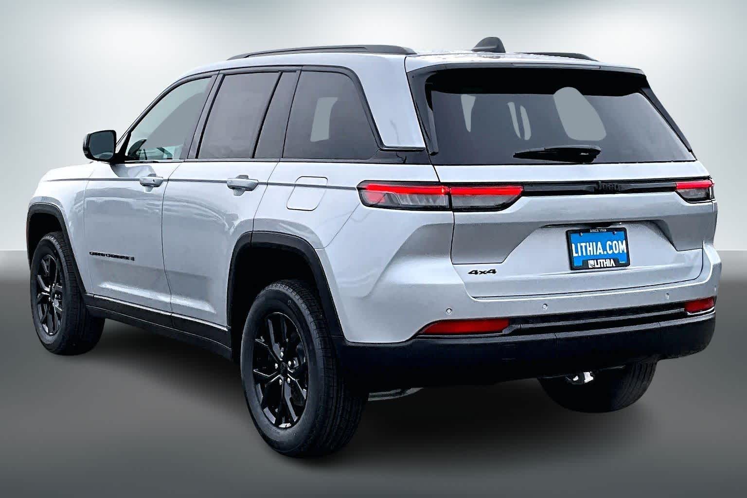 Thumbnail: 2025 Jeep Grand Cherokee - 4