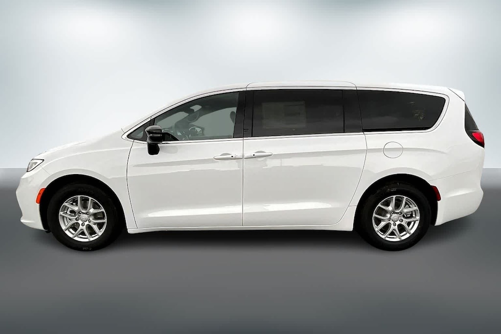 New 2026 Chrysler Pacifica SELECT Passenger Van