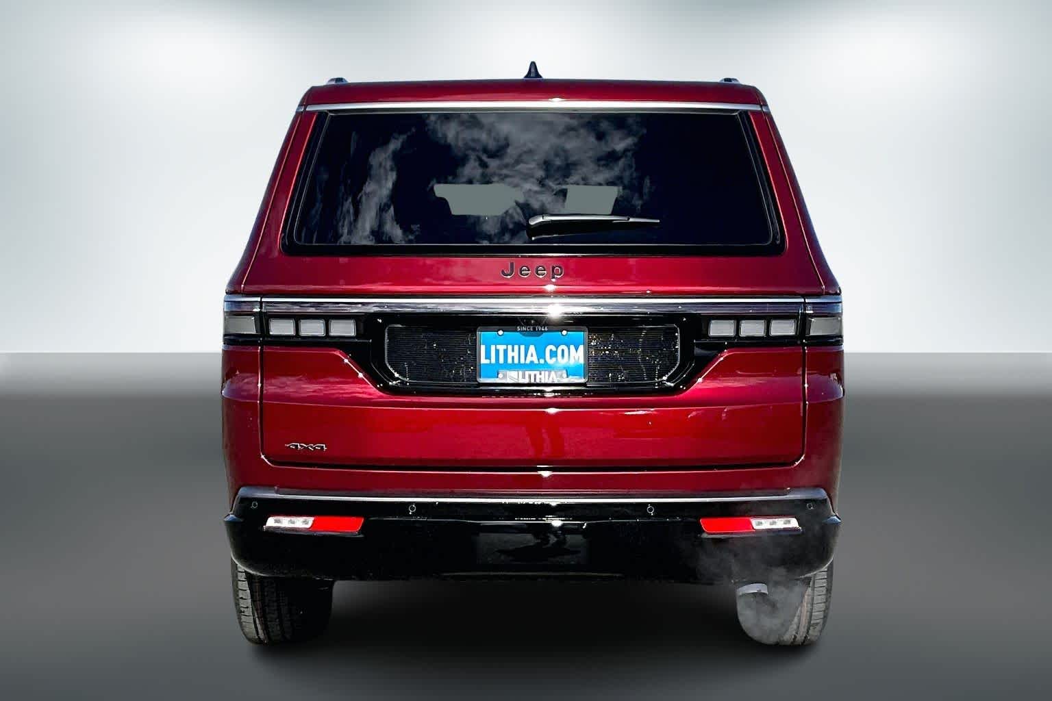 Thumbnail: 2026 Jeep Grand Wagoneer L - 4