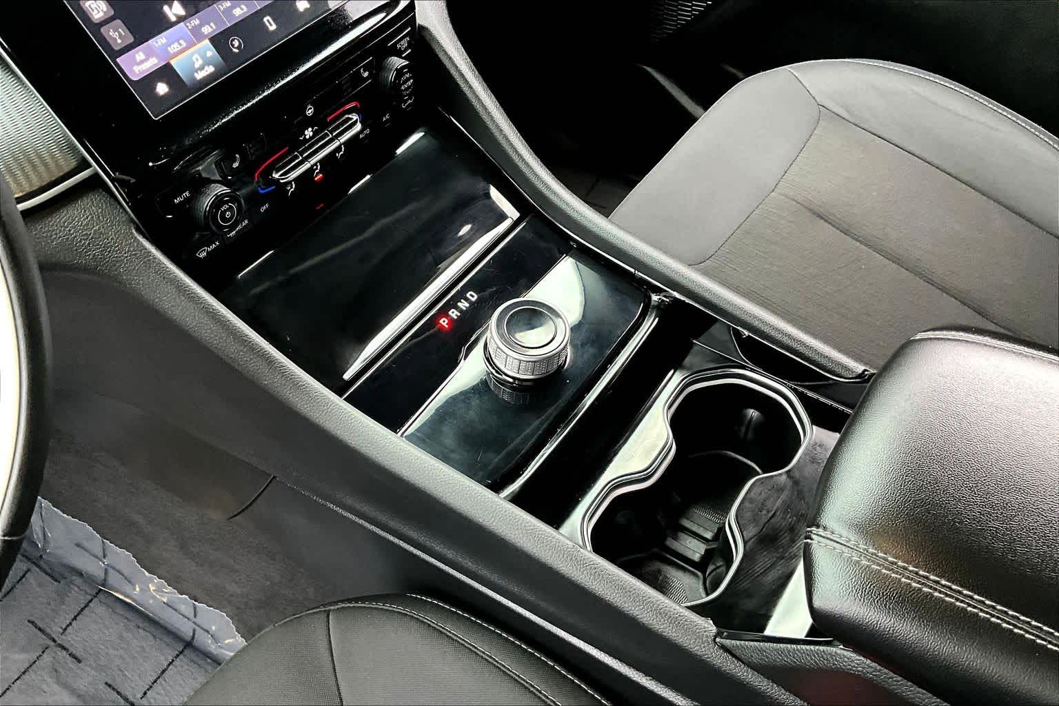 Thumbnail: 2023 Jeep Grand Cherokee - 16