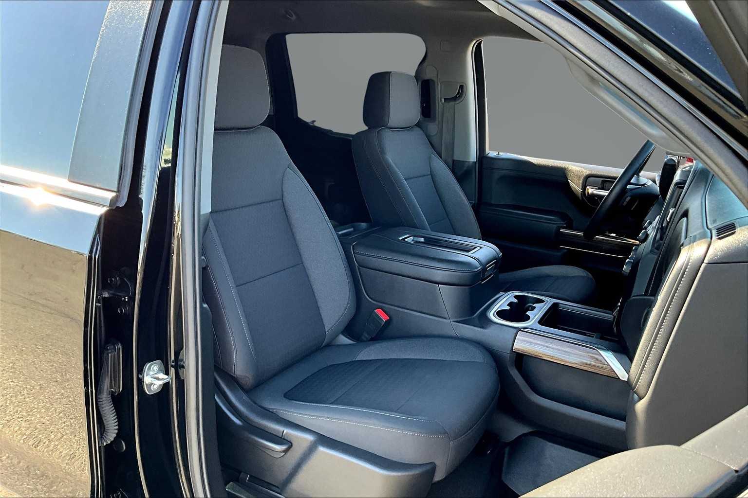 Thumbnail: 2022 Chevrolet Silverado 1500 - 13