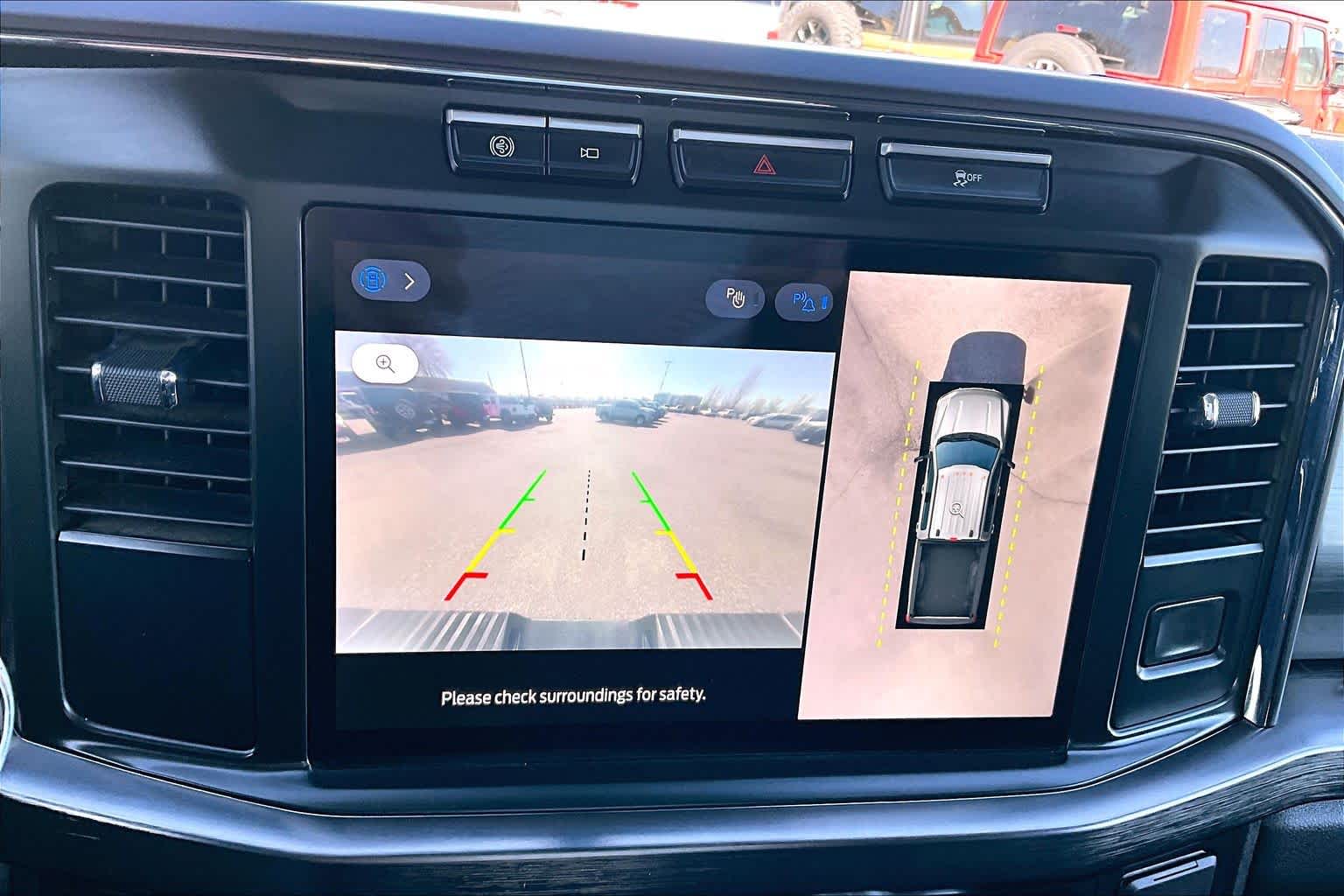 Thumbnail: 2023 Ford Econoline - 25