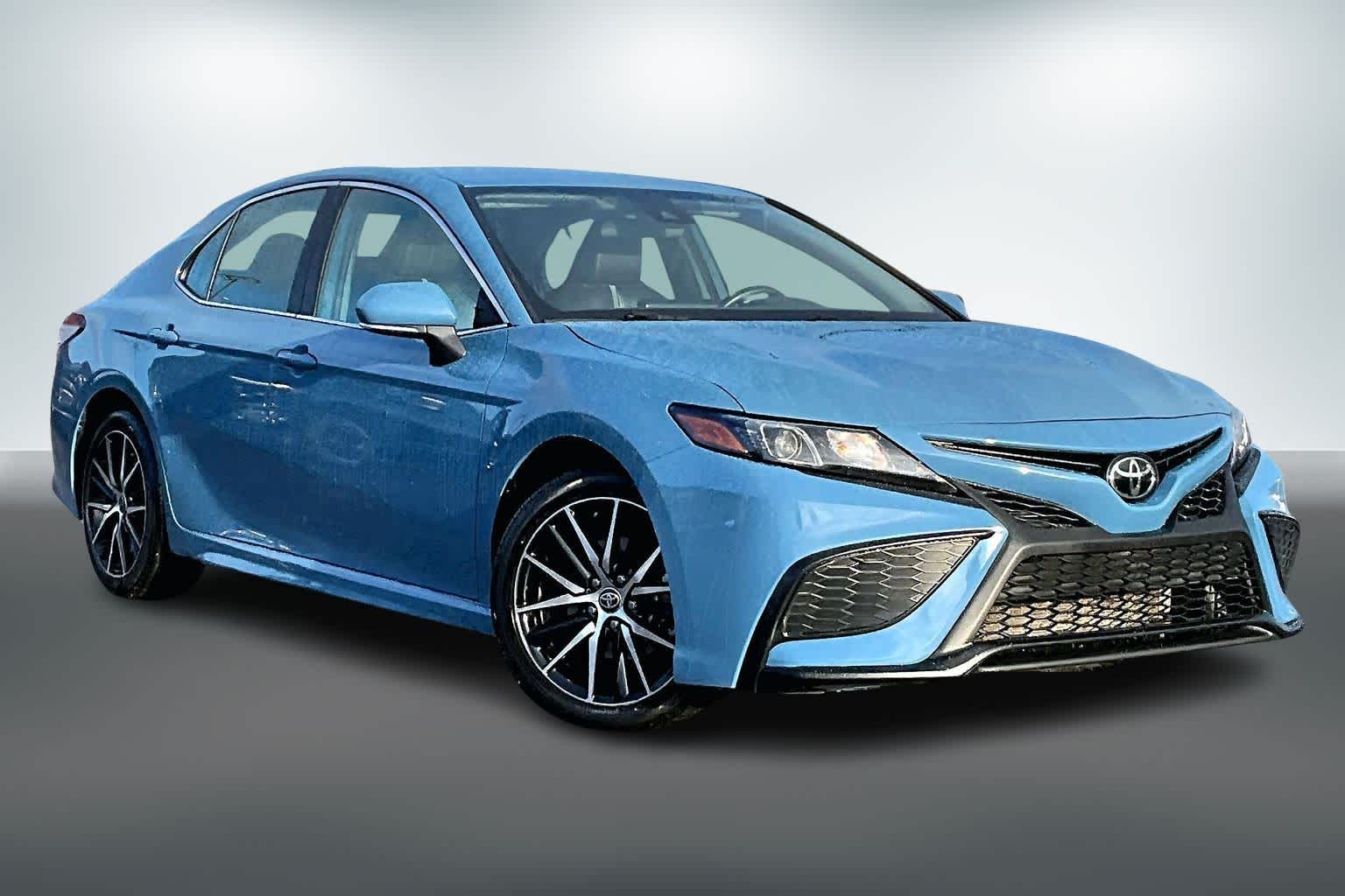 Thumbnail: 2023 Toyota Camry - 21