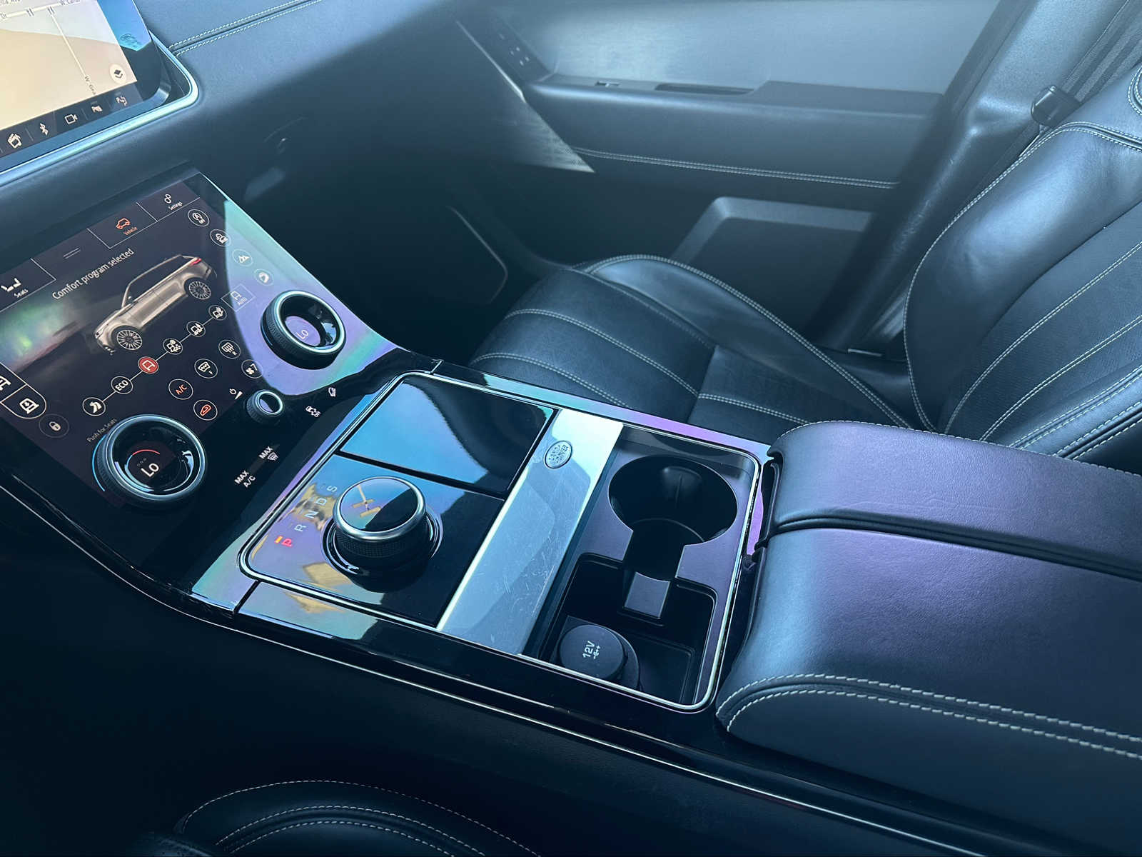 Thumbnail: 2018 Land Rover Range Rover Velar - 18