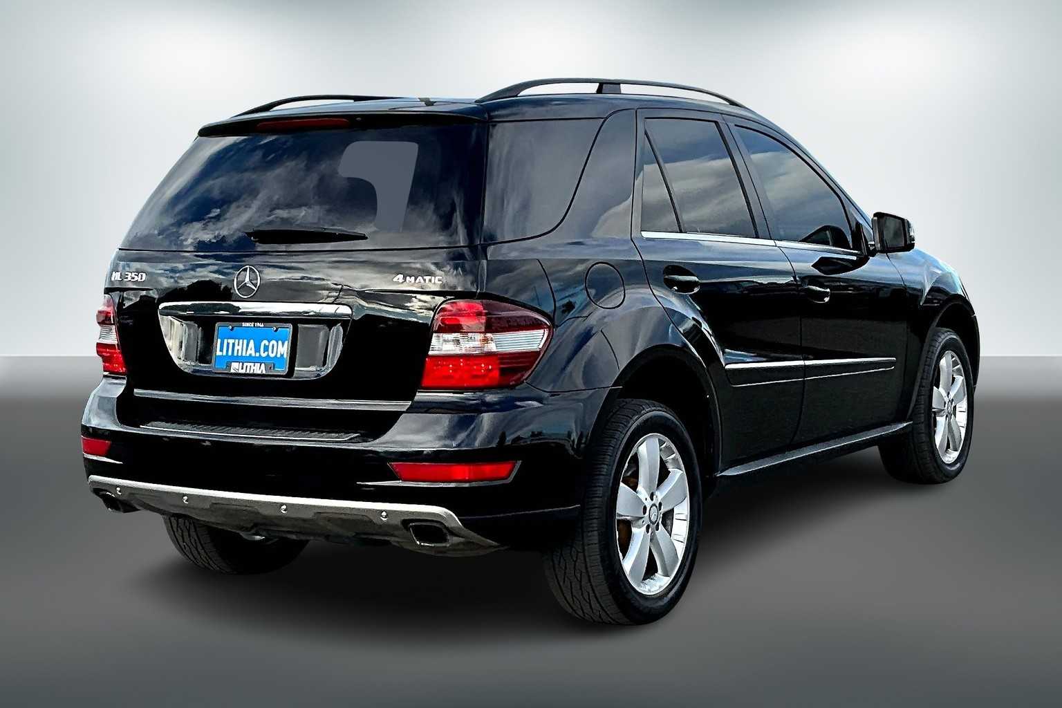 Thumbnail: 2011 Mercedes-Benz M-Class - 22