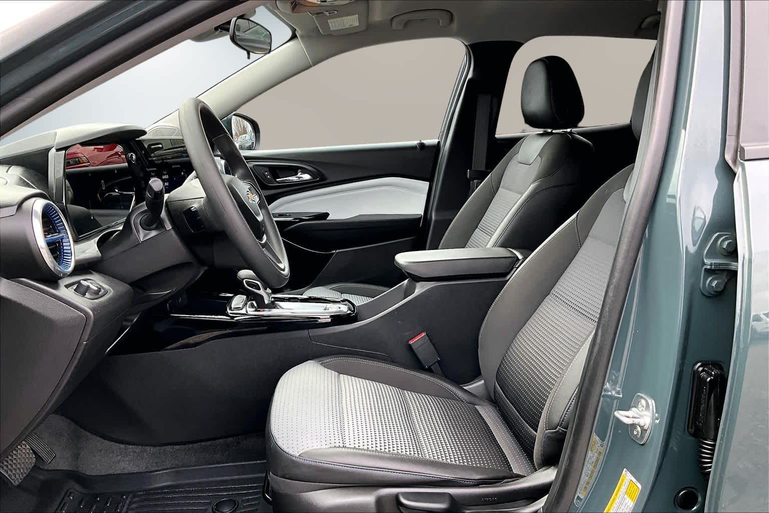 Thumbnail: 2025 Chevrolet Trax - 11