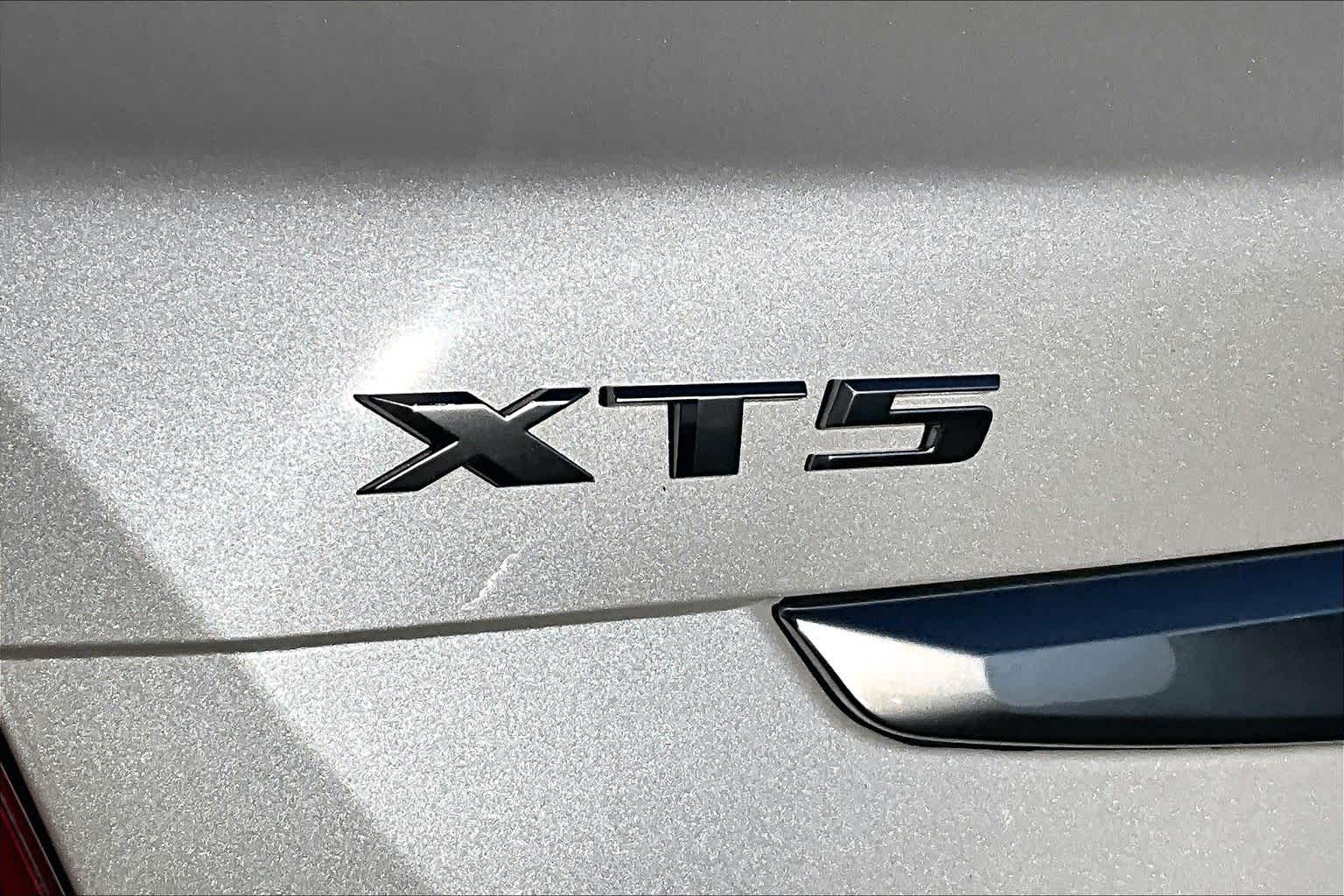 Thumbnail: 2017 Cadillac XT5 - 7