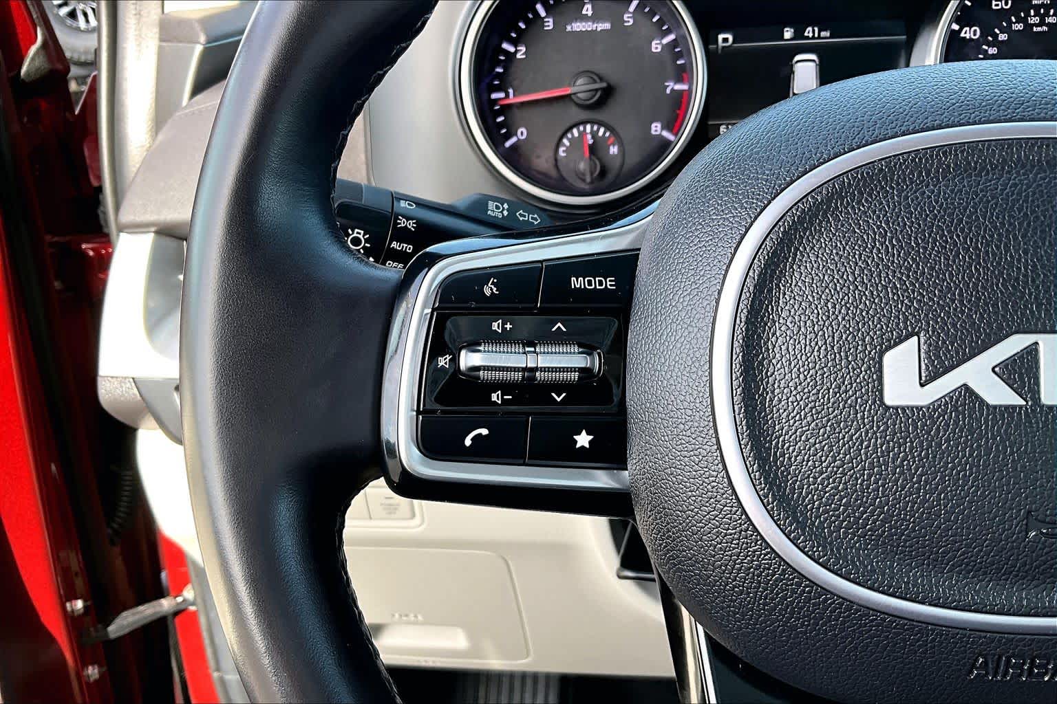 Thumbnail: 2024 Kia Carnival - 23