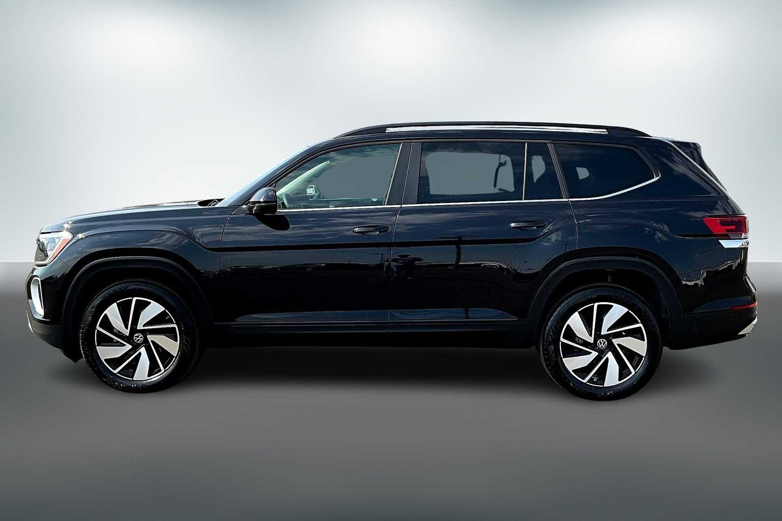 2024 Volkswagen Atlas SE Technology photo 3