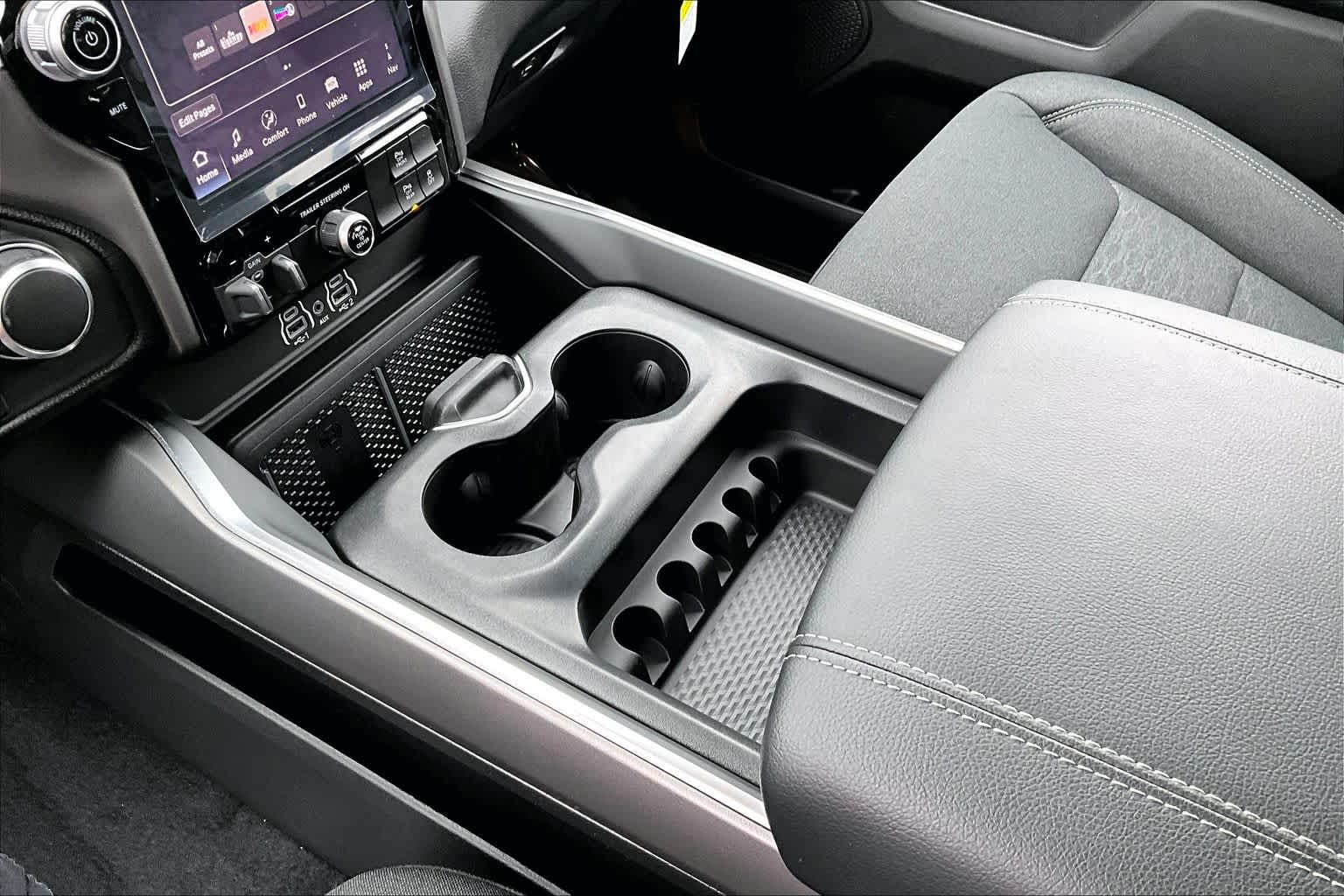 Thumbnail: 2026 RAM 1500 - 17