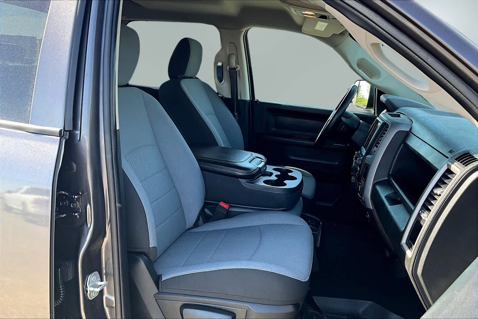 Thumbnail: 2021 RAM 1500 Classic - 13