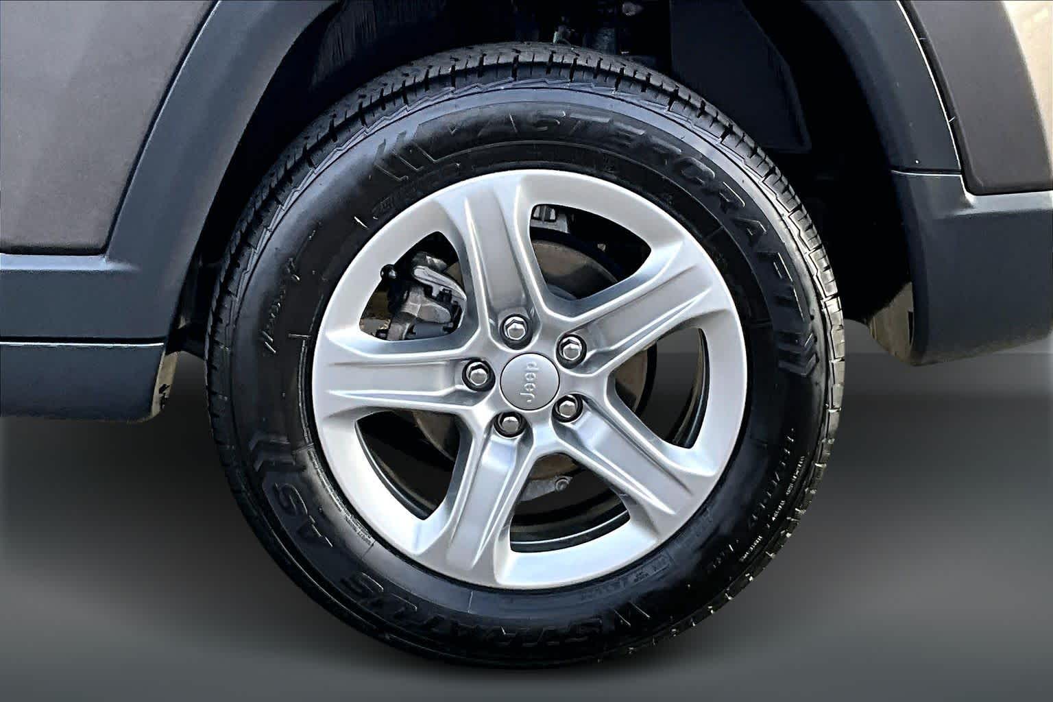 Thumbnail: 2024 Jeep Compass - 36