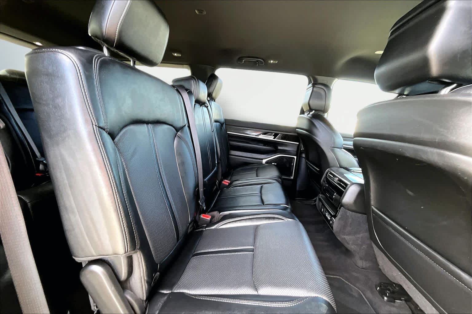 Thumbnail: 2024 Jeep Wagoneer - 30