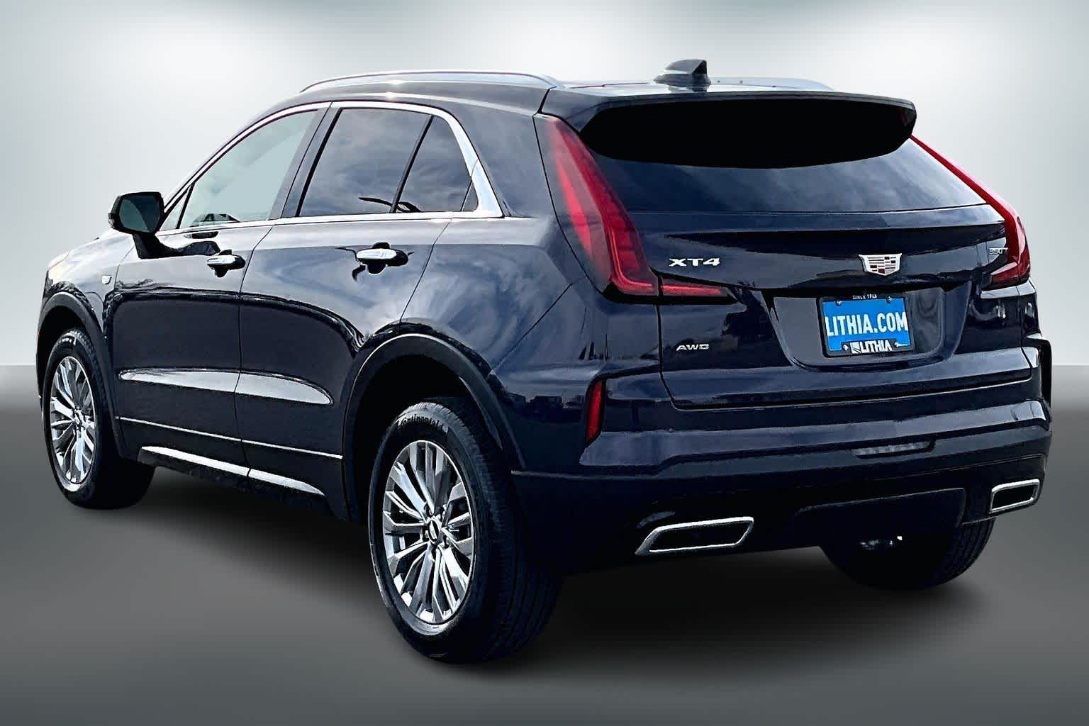Thumbnail: 2024 Cadillac XT4 - 4