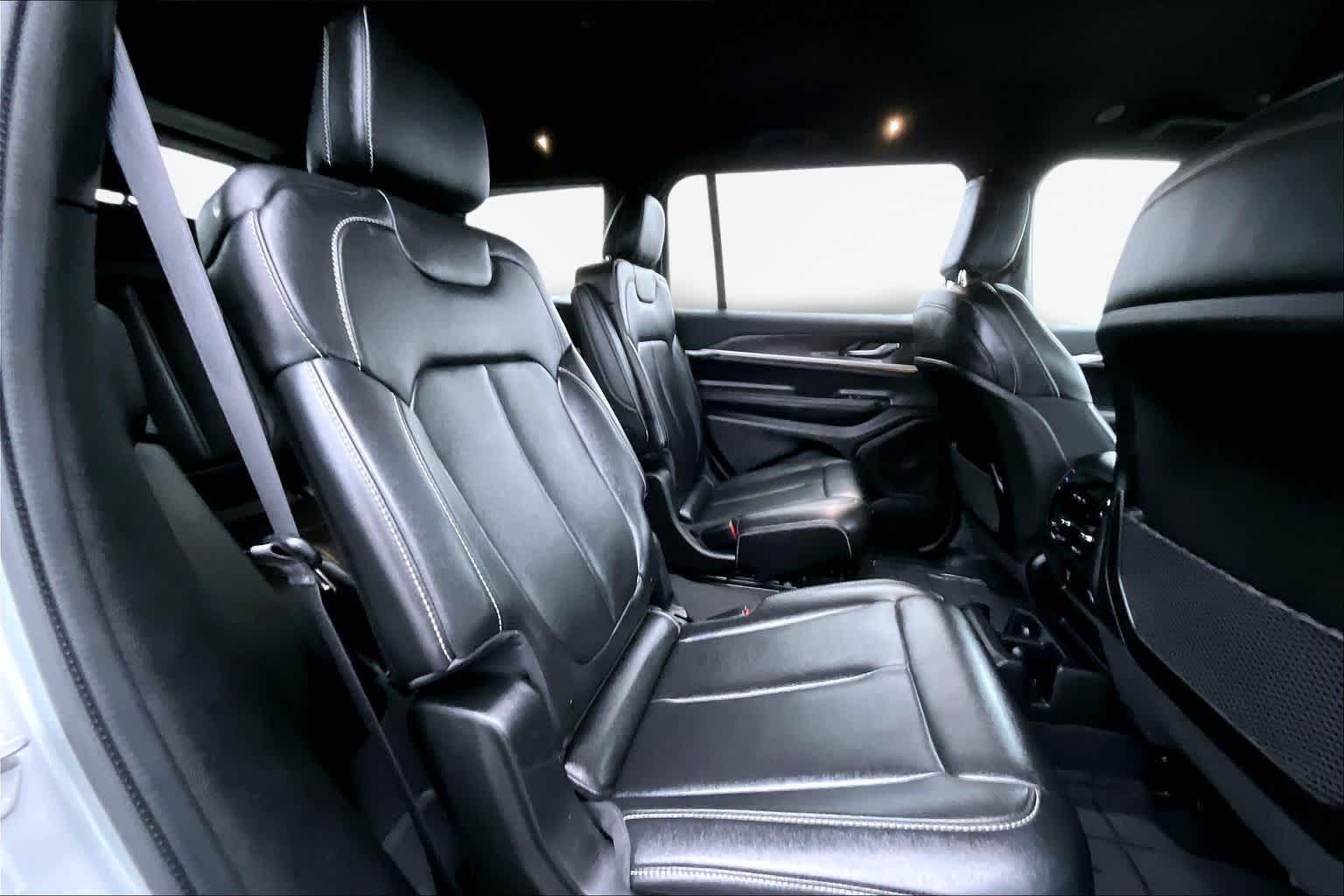 Thumbnail: 2024 Jeep Grand Cherokee L - 30