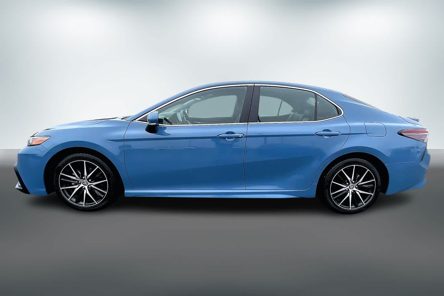 Thumbnail: 2023 Toyota Camry - 3