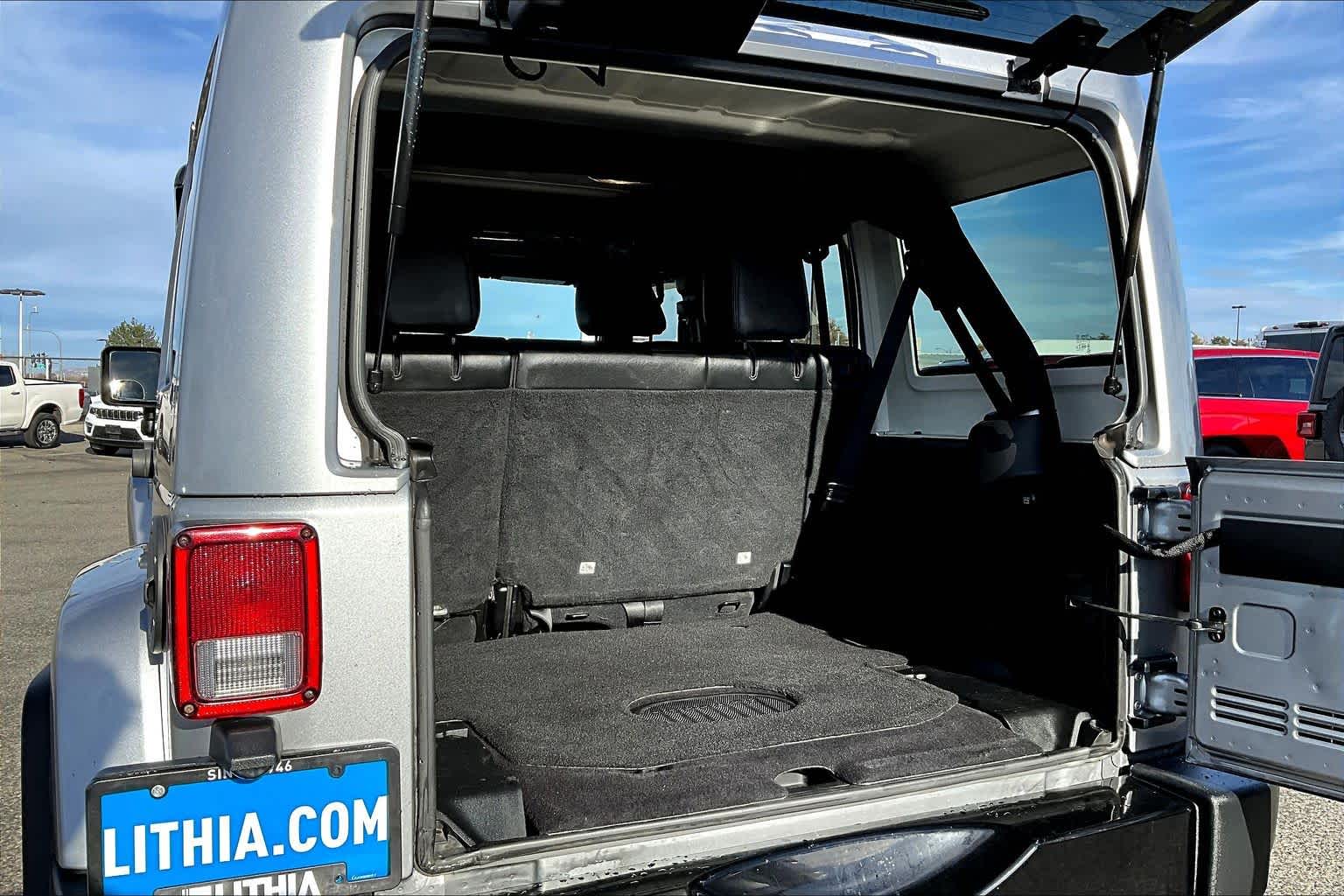 Thumbnail: 2018 Jeep Wrangler - 17