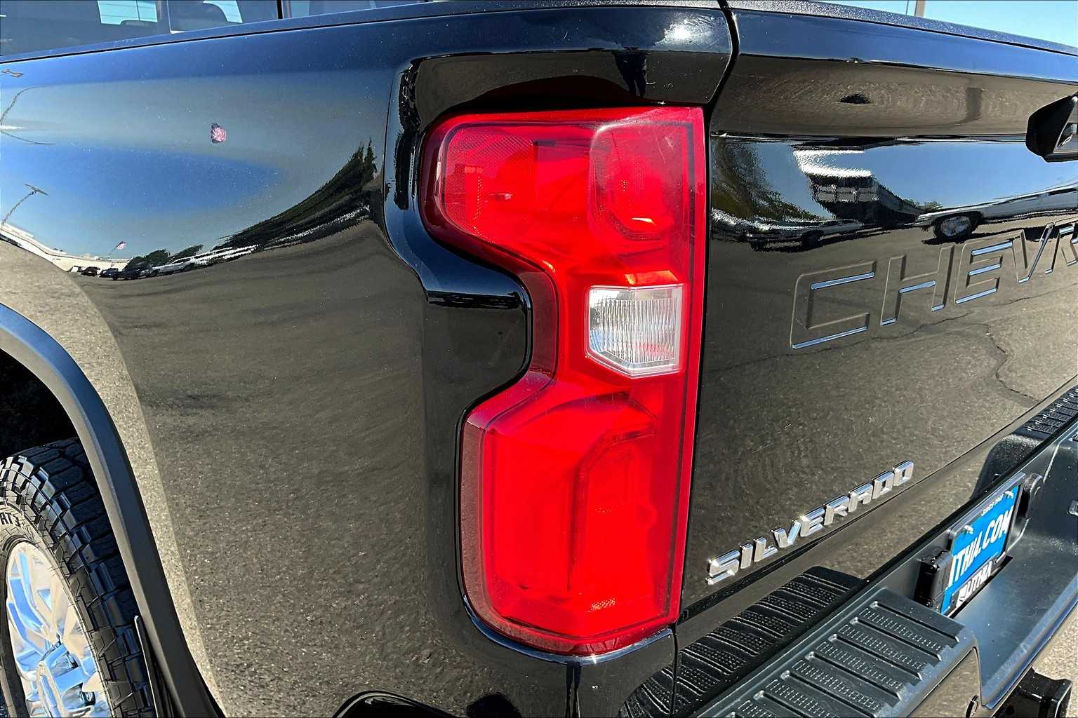 Thumbnail: 2020 Chevrolet Silverado 3500 - 33