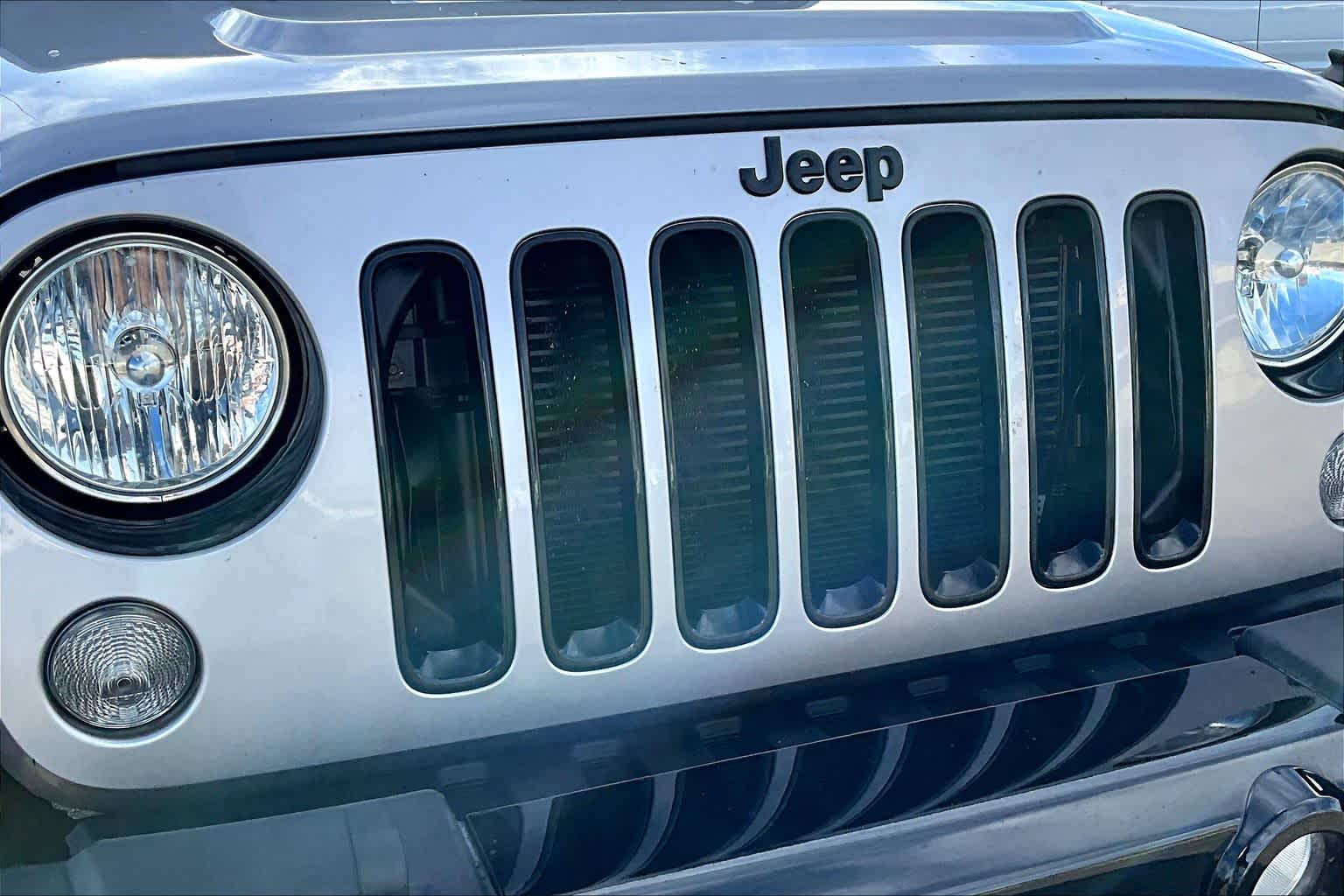 Thumbnail: 2018 Jeep Wrangler - 32