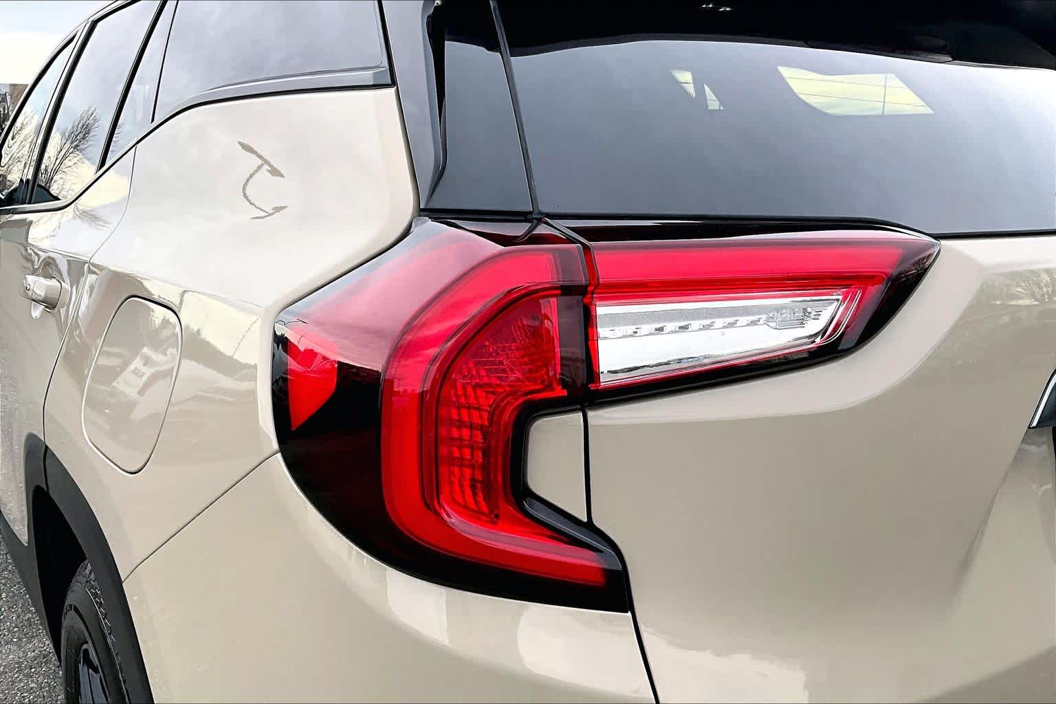 Thumbnail: 2022 GMC Terrain - 32